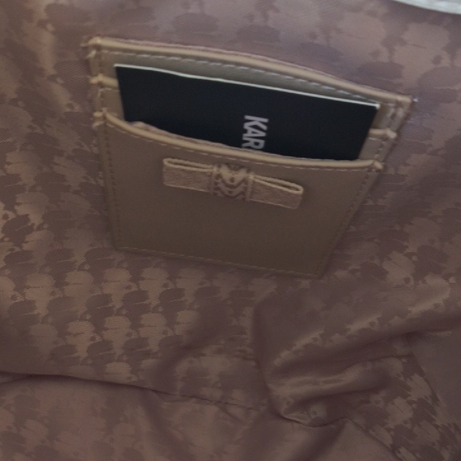 Karl Lagerfeld Like New Karl Lagerfield Paris Signature Leather Bucket Bag Size ONE SIZE - 5 Thumbnail