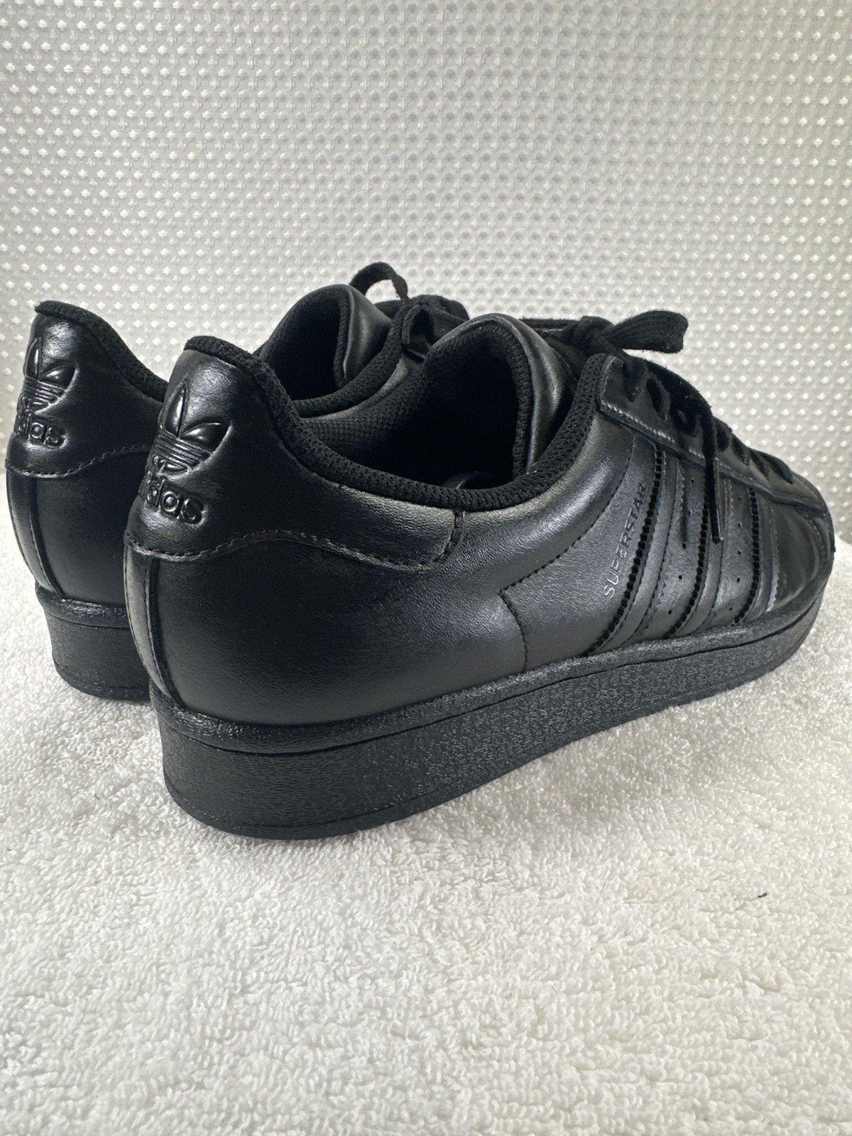 Adidas adidas Superstar, a classic low-top sneaker Size US 10 / EU 43 - 6 Thumbnail