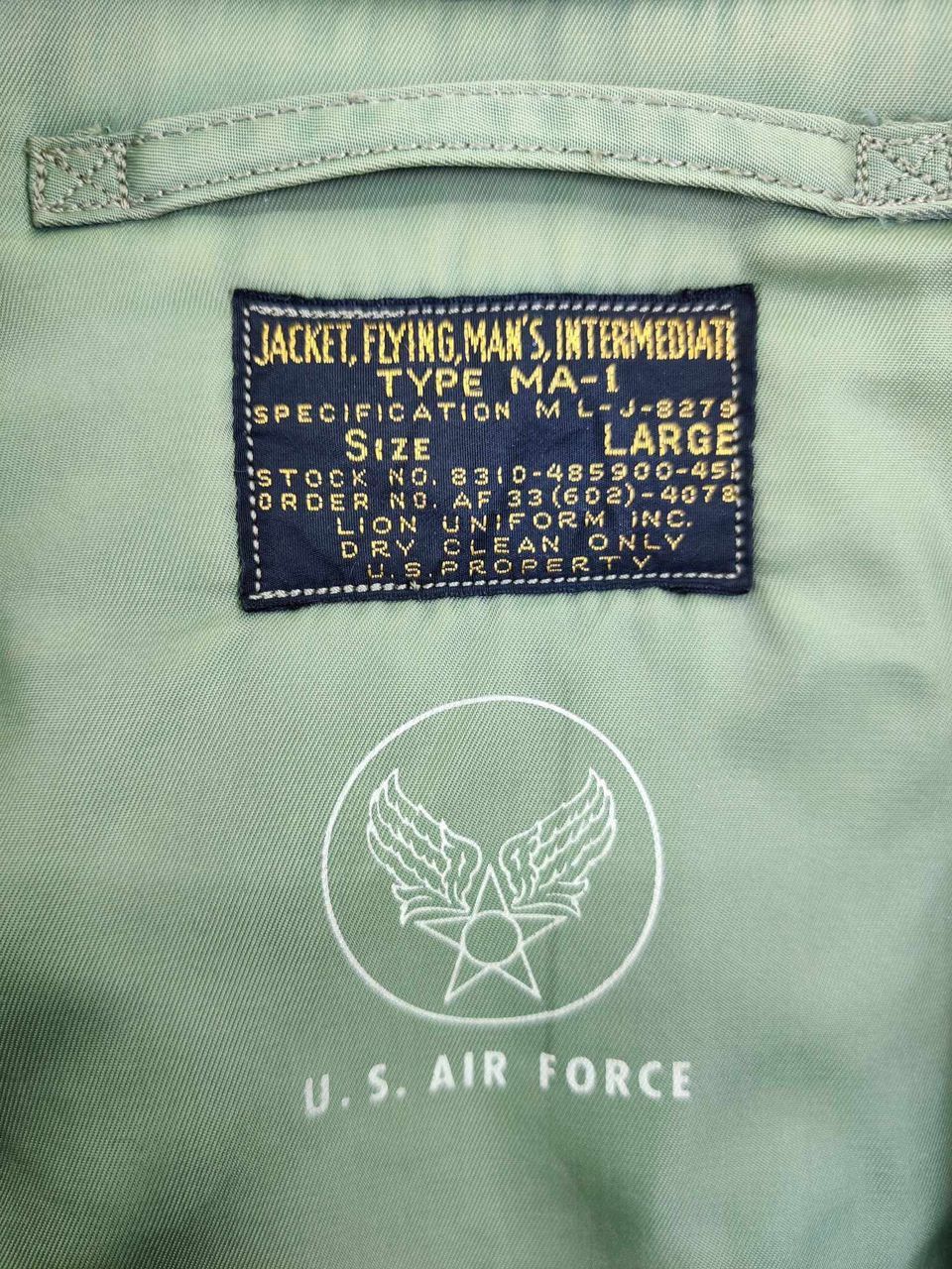 Buzz Rickson's Thrashed Vintage Buzz Rickson Distressed MA-1 Flight Jacket Size US L / EU 52-54 / 3 - 17 Thumbnail