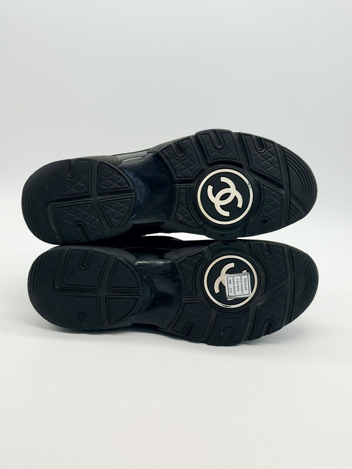 Chanel Size 10 - CHANEL CC Logo Low Black Size US 10 / EU 43 - 6 Thumbnail