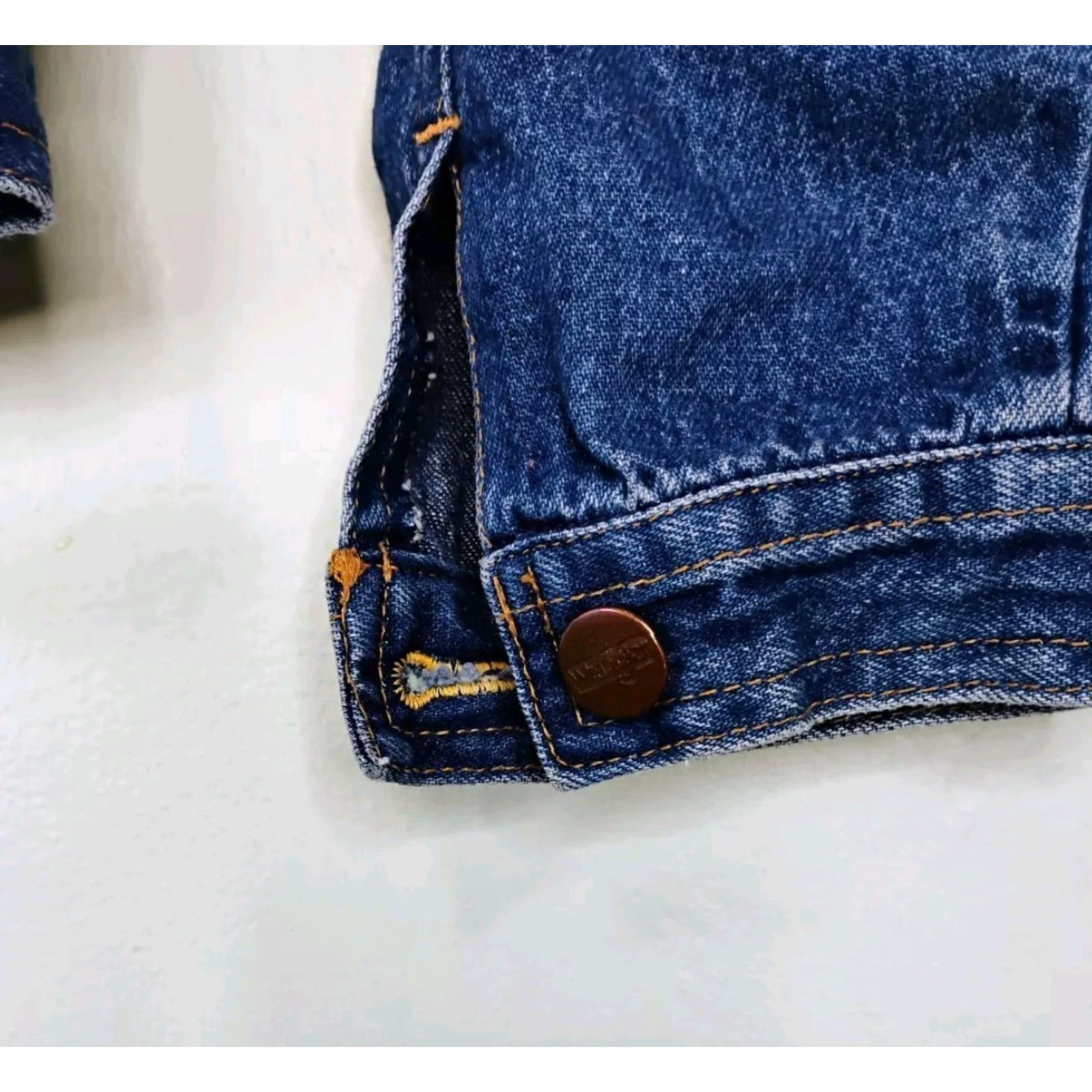 Wrangler VINTAGE Wrangler Denim Jacket With Studded Fly With Me Fits Small Blue Size S / US 4 / IT 40 - 5 Thumbnail