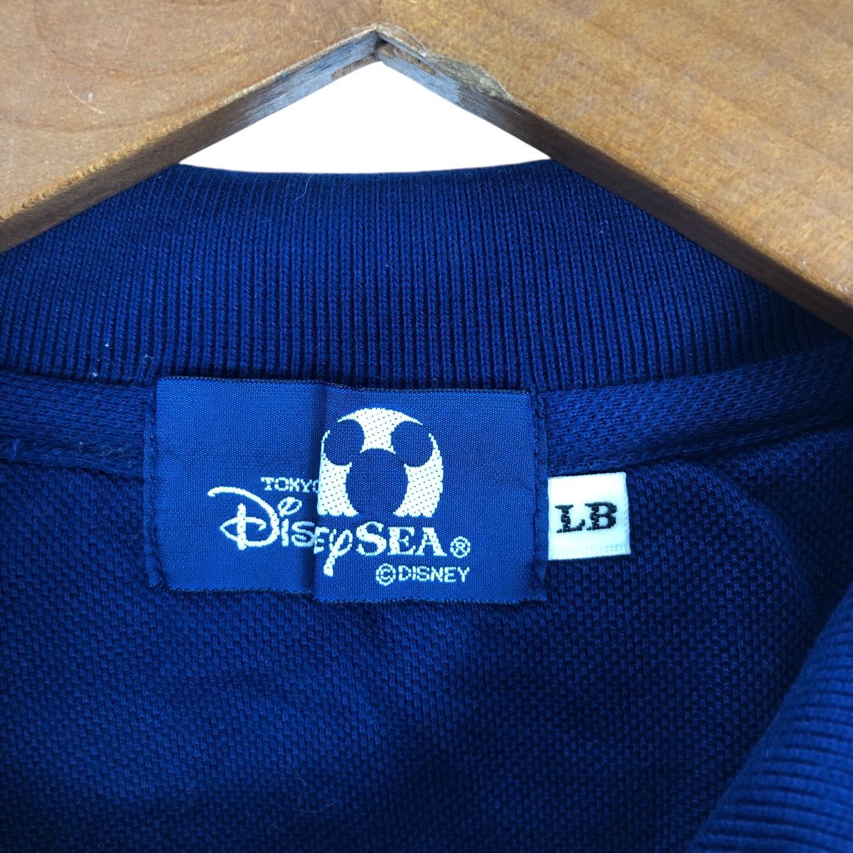 Disney Vintage Tokyo Disney SEA Polos Size US L / EU 52-54 / 3 - 6 Thumbnail
