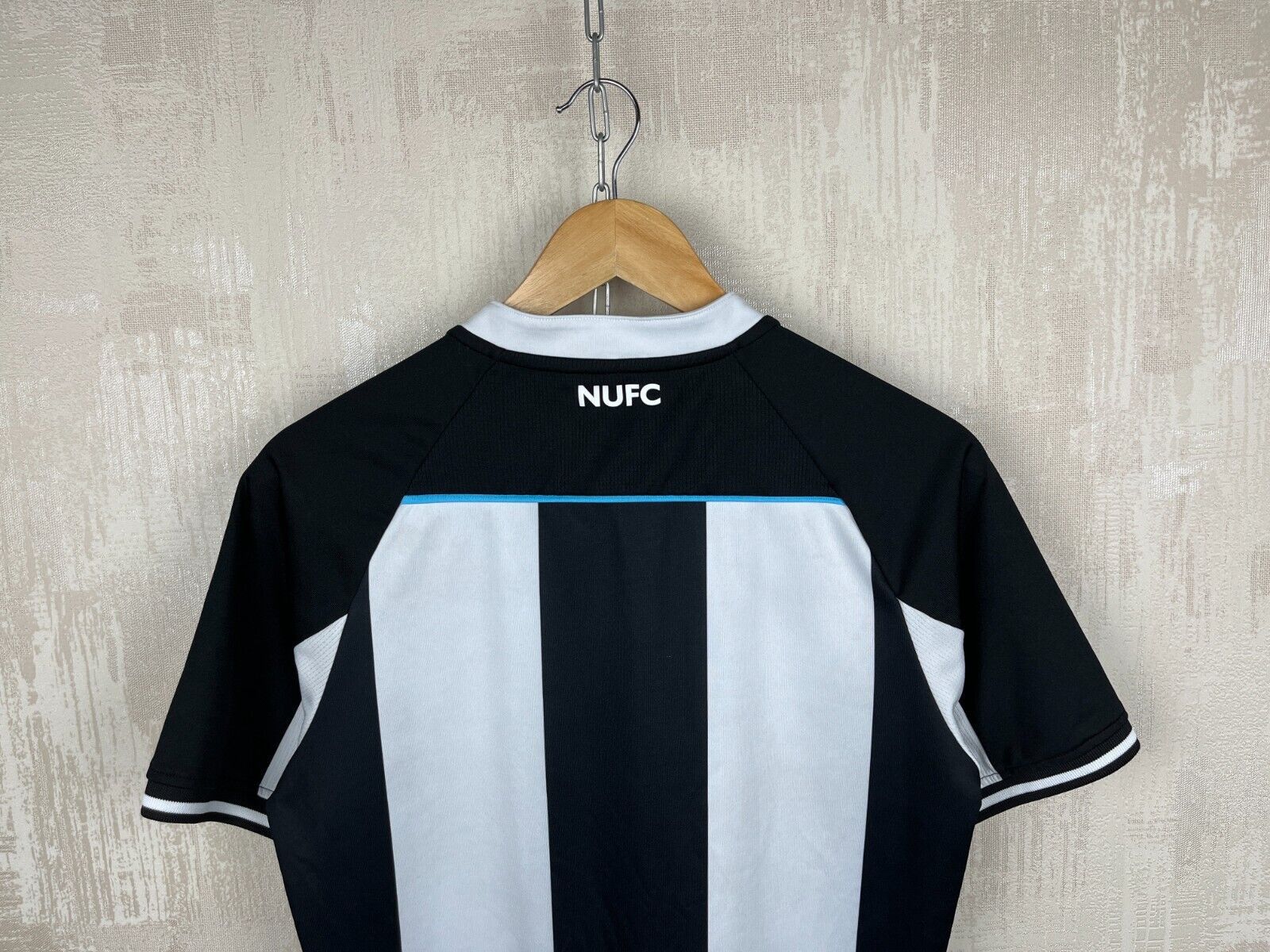 Castore Newcastle United 2021 2022 Home Football Shirt Soccer Jersey Size US S / EU 44-46 / 1 - 17 Thumbnail