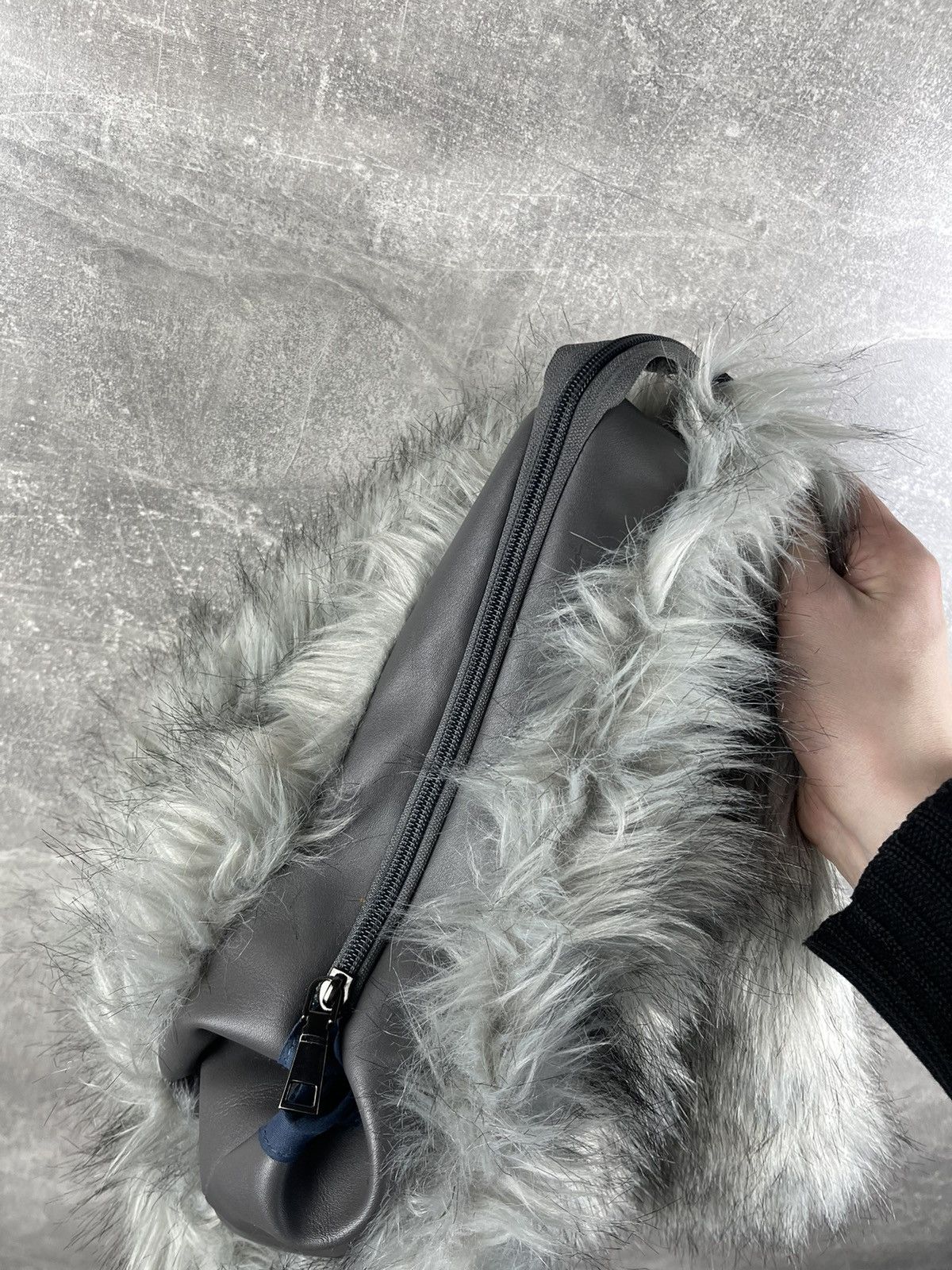 Japanese Brand Avant Garde Faux Fur Gray Shoulder Bag Y2K Style Plush Hobo Size ONE SIZE - 7 Thumbnail