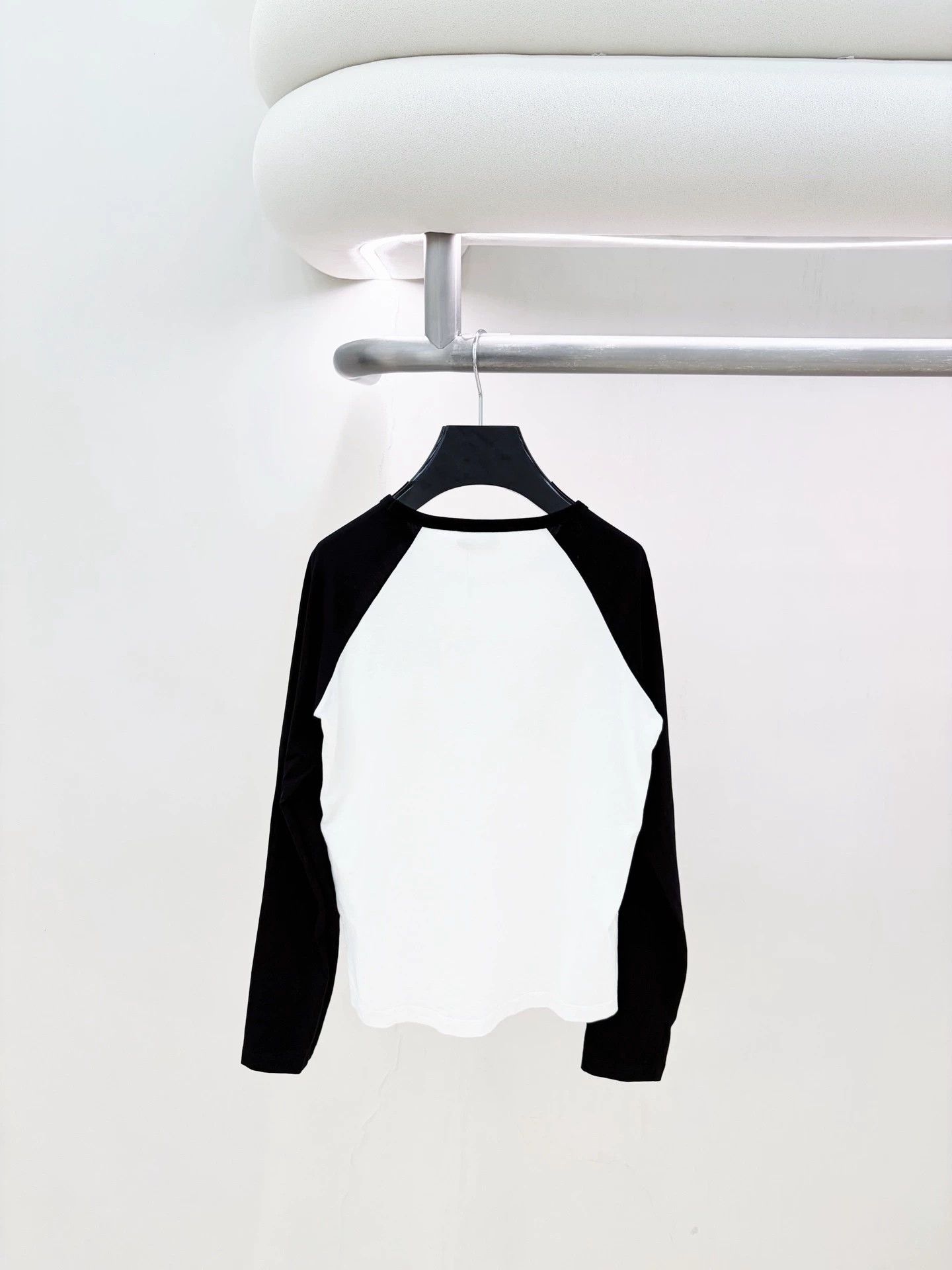 Celine Celine Pre-Owned B&W Colorblock Logo LS S Stained Size S / US 4 / IT 40 - 2 Thumbnail