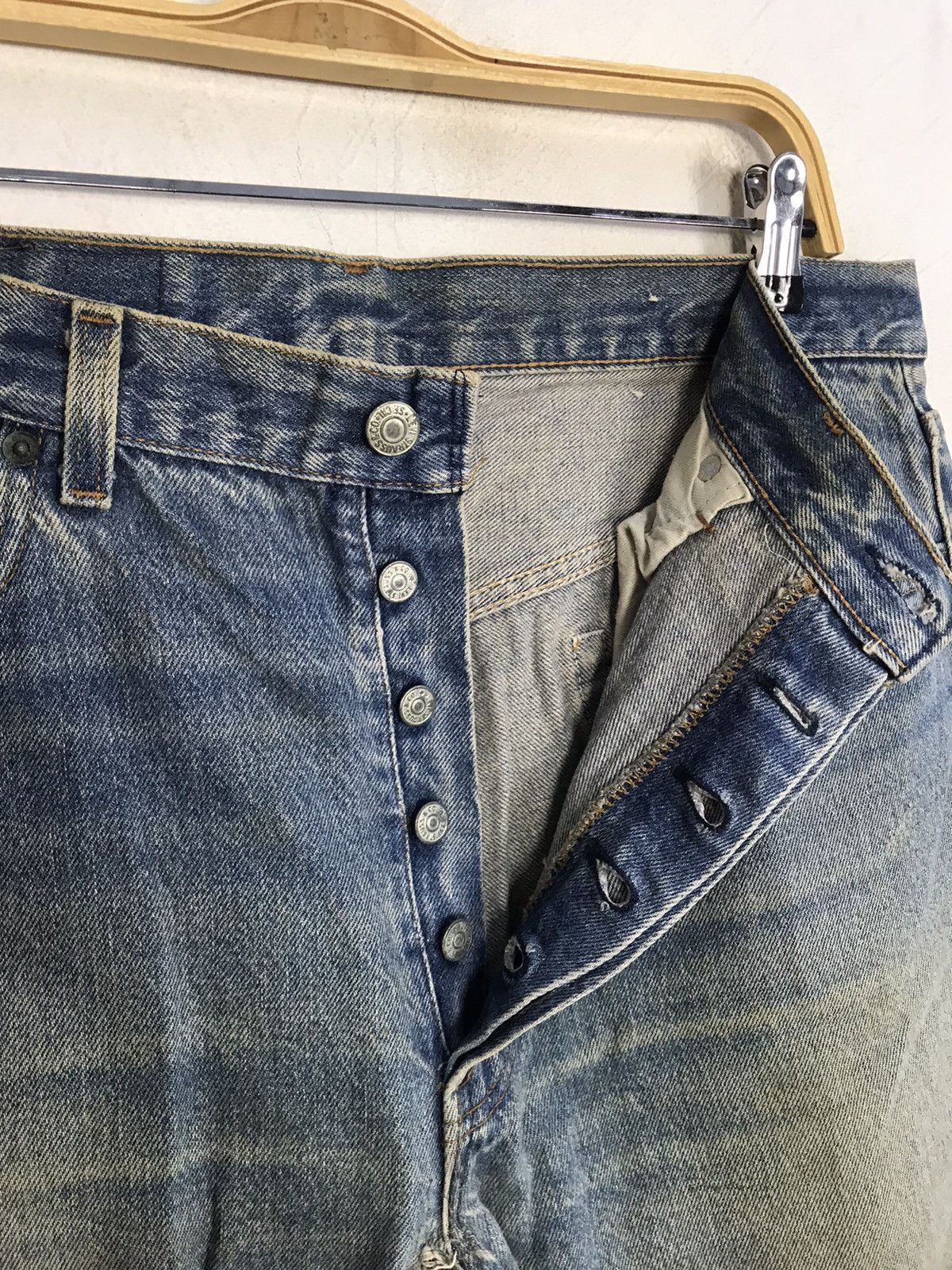 Levi's Vintage Clothing Levi's 80s Lot 501 Buttonfly Indigo Denim Beauty Fade Jeans Size US 35 - 6 Thumbnail