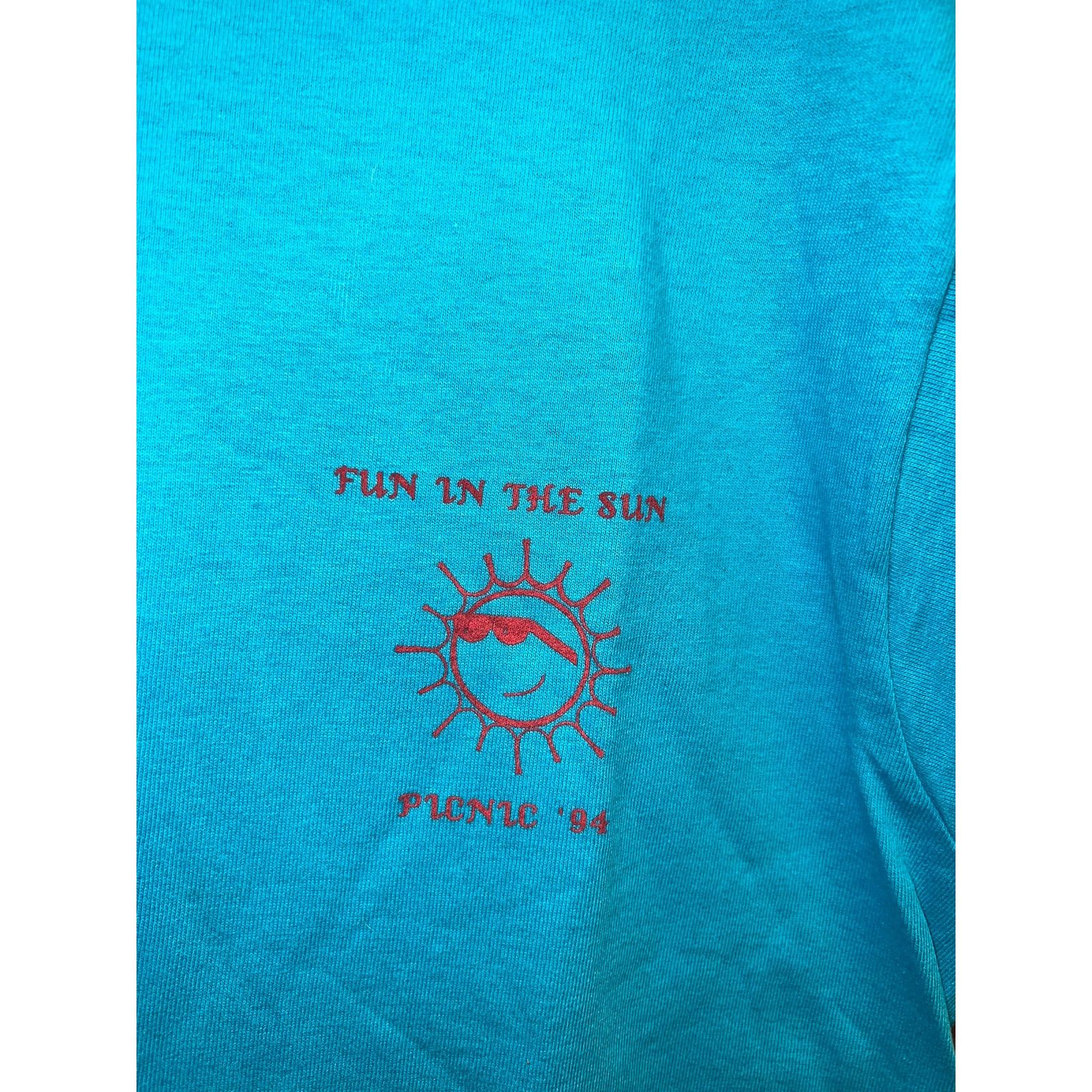 Fruit Of The Loom Vintage Picnic Shirt Fun In The Sun 84 Blue Sunshine Tee 90s Size US L / EU 52-54 / 3 - 3 Thumbnail