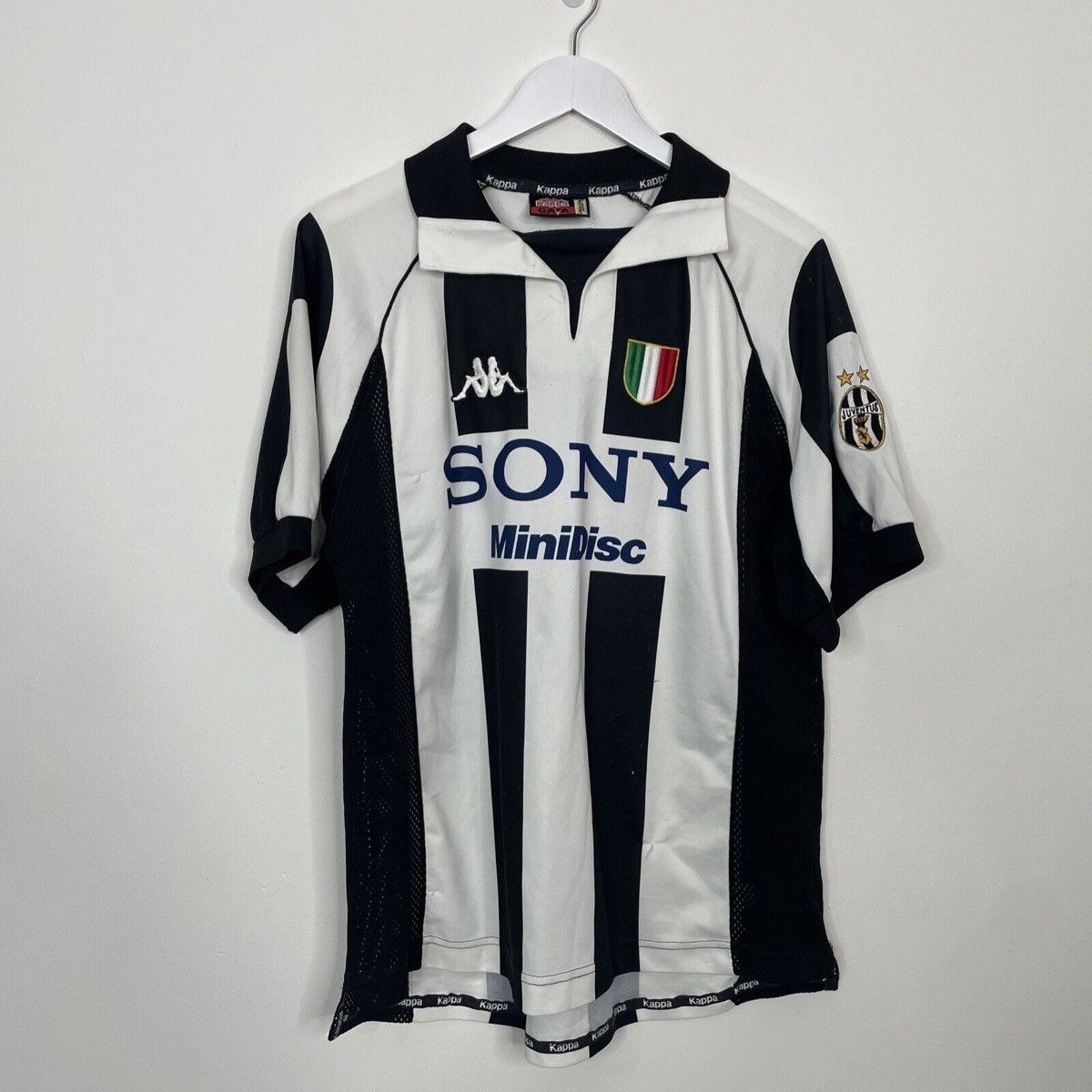 image of Soccer Jersey Juventus Jersey 1997/1998 Kappa in Black, Men's (Size Large)