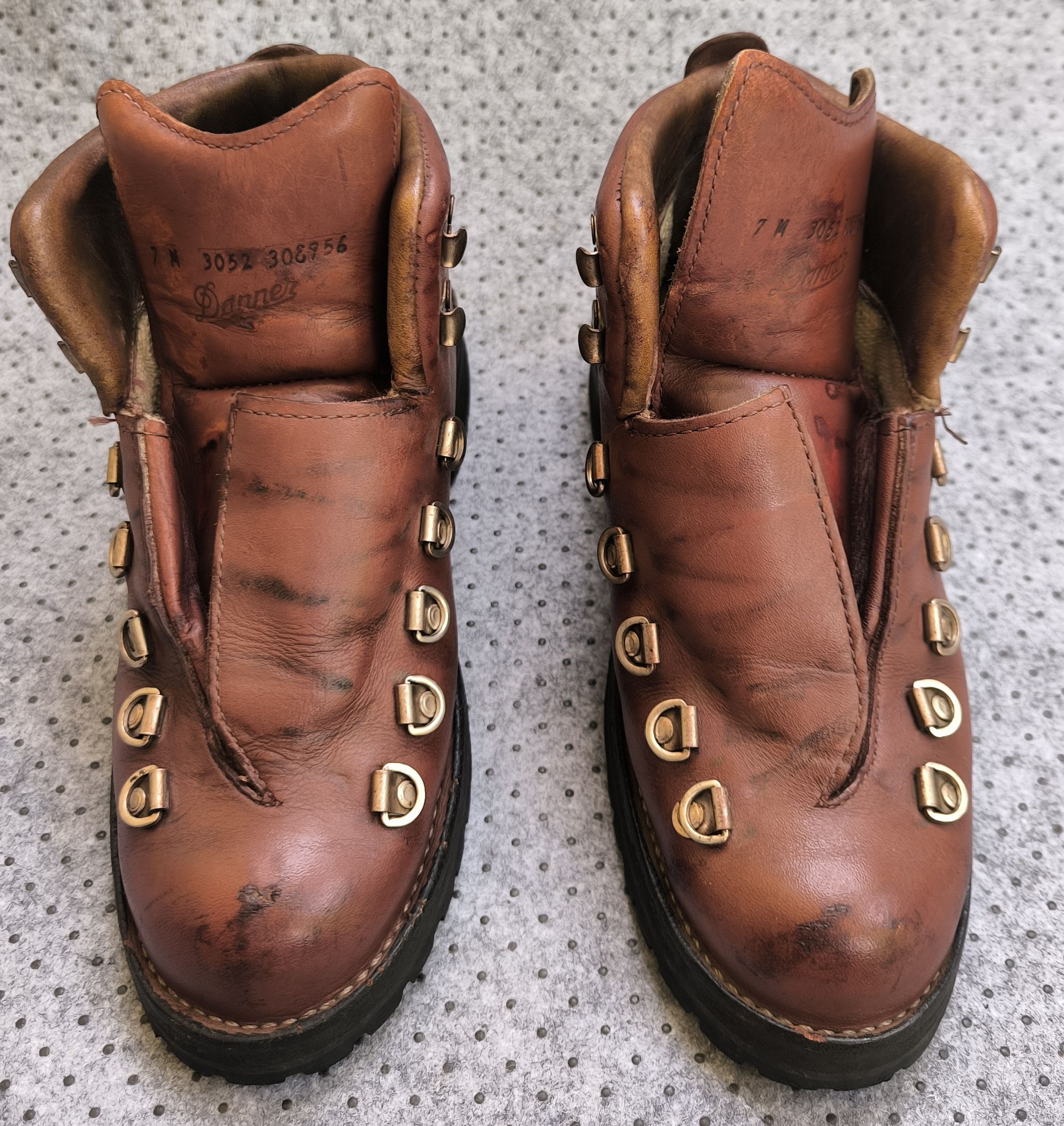 Danner DANNER Mountain Light hiking boot Size US 7 / EU 40 - 8 Thumbnail