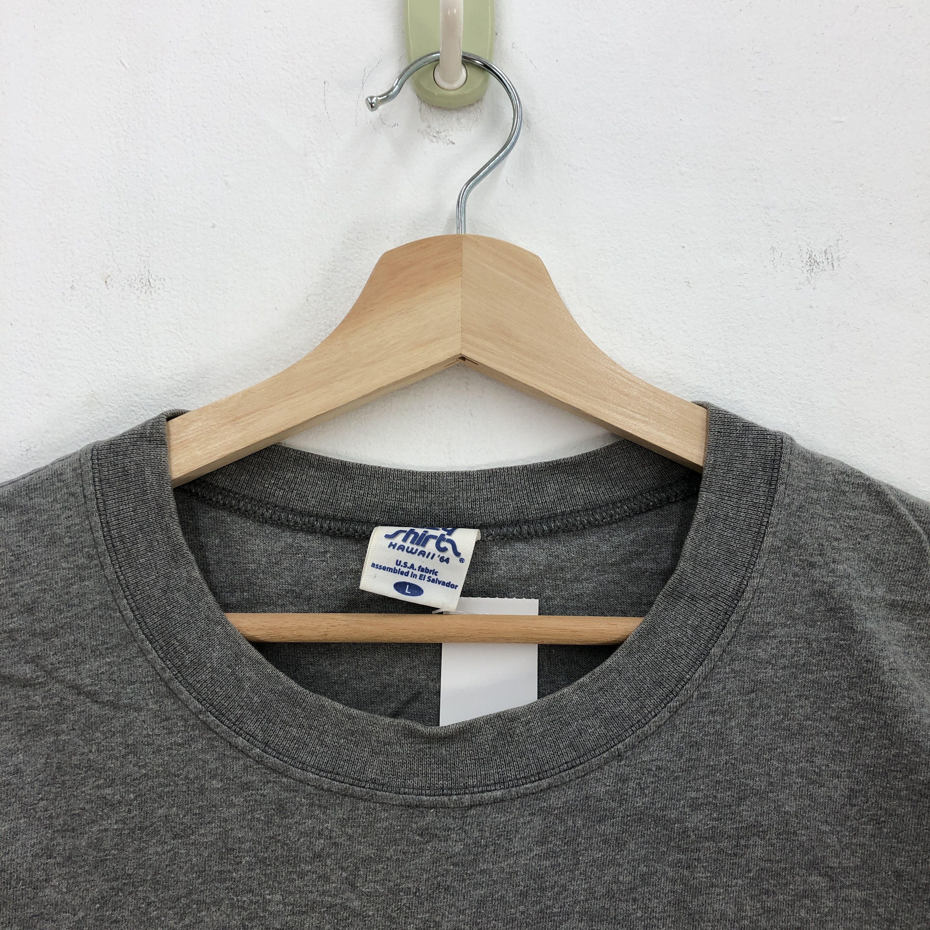Vintage Vintage Y2K Crazy Shirt T Shirt Sharka Surf Guam Tees Size US L / EU 52-54 / 3 - 3 Thumbnail
