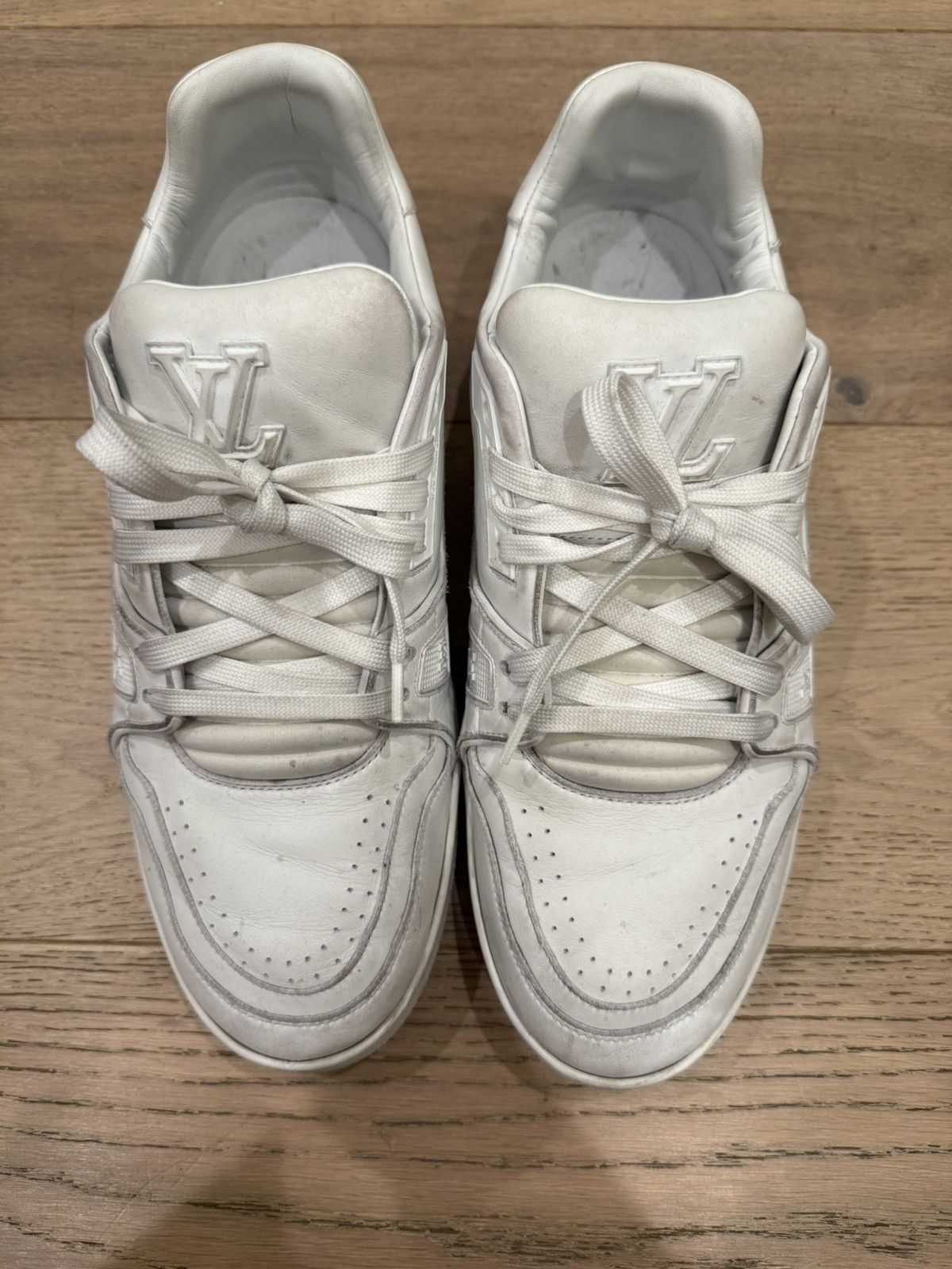 Louis Vuitton LV TRAINER DISTRESSED LEATHER - WHITE Size US 9.5 / EU 42-43 - 6 Thumbnail