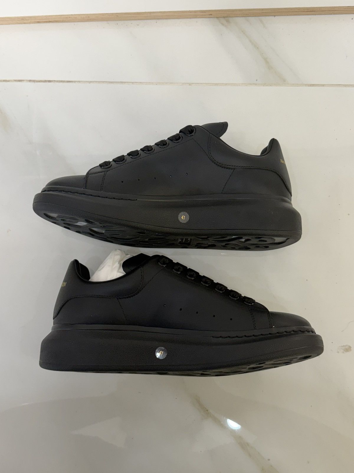 Alexander McQueen Alexander McQueen Oversized Triple Black Leather Size 41 Size US 8 / EU 41 - 3 Thumbnail