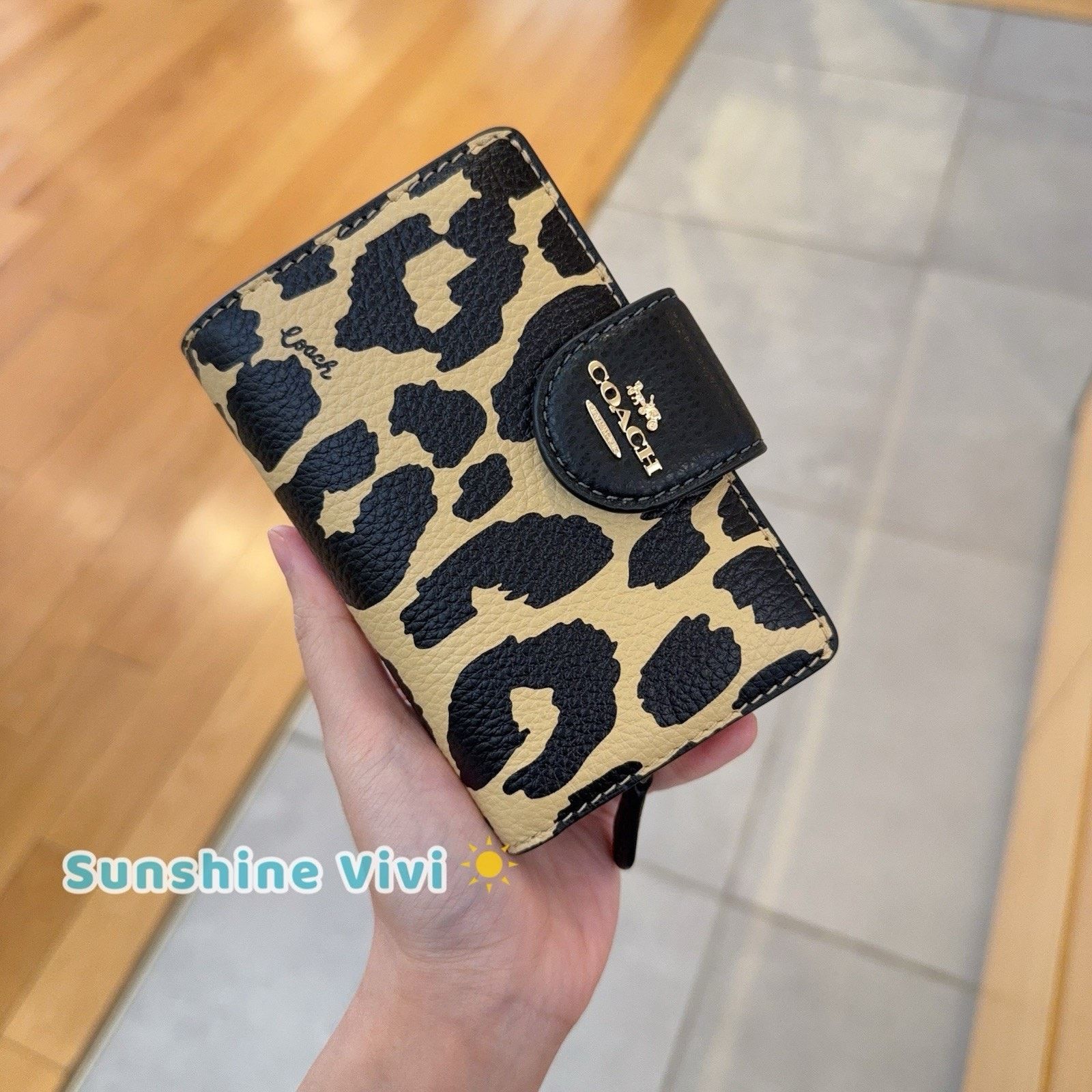 Coach NWT Coach Medium Corner Zip Wallet Gold/Leopard CBT25 Size ONE SIZE - 1 Thumbnail