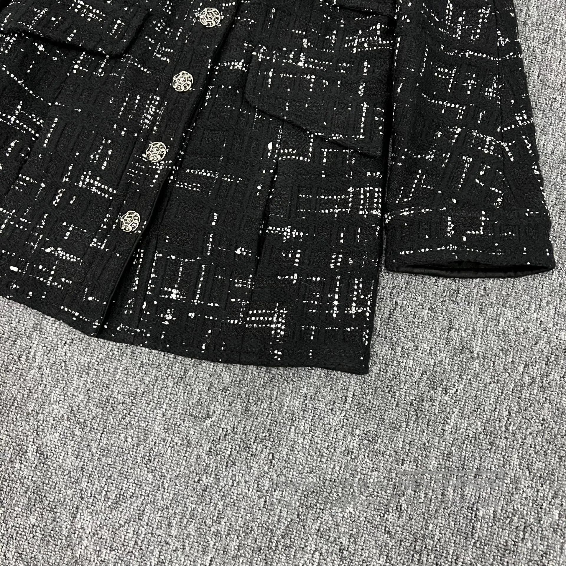 Chanel Chanel Drill-cut black and white meteor pattern; woolen kn Size S / US 4 / IT 40 - 5 Thumbnail