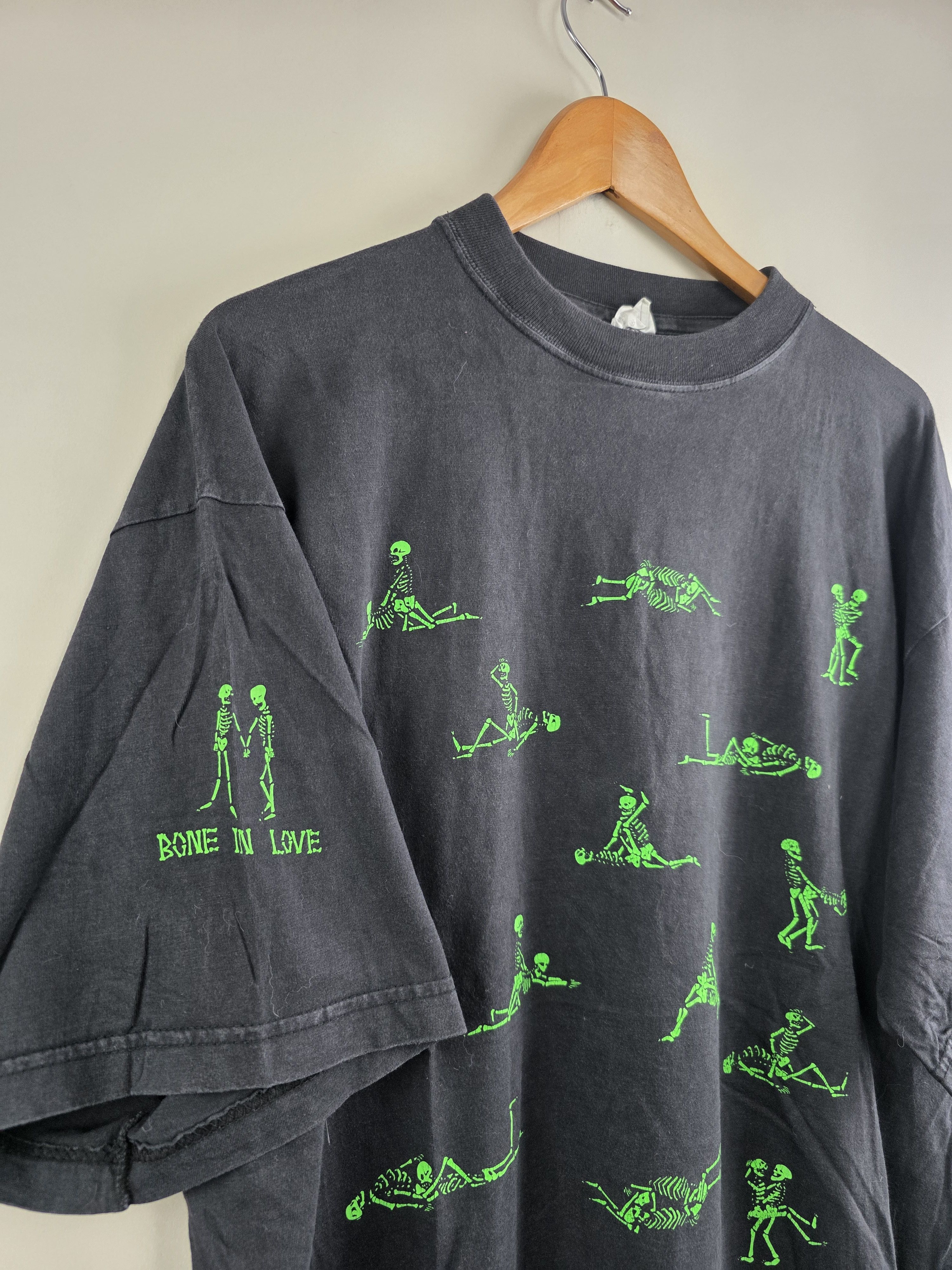 90s Bone In Love XL 23 29.5