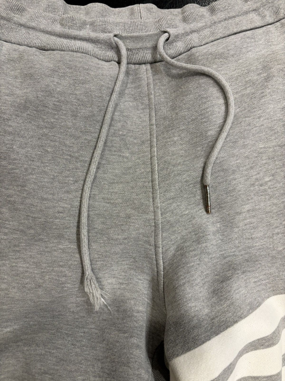 Thom Browne Thom Browne 4 Bar Sweatpants - Grey Size US 28 / EU 44 - 4 Thumbnail