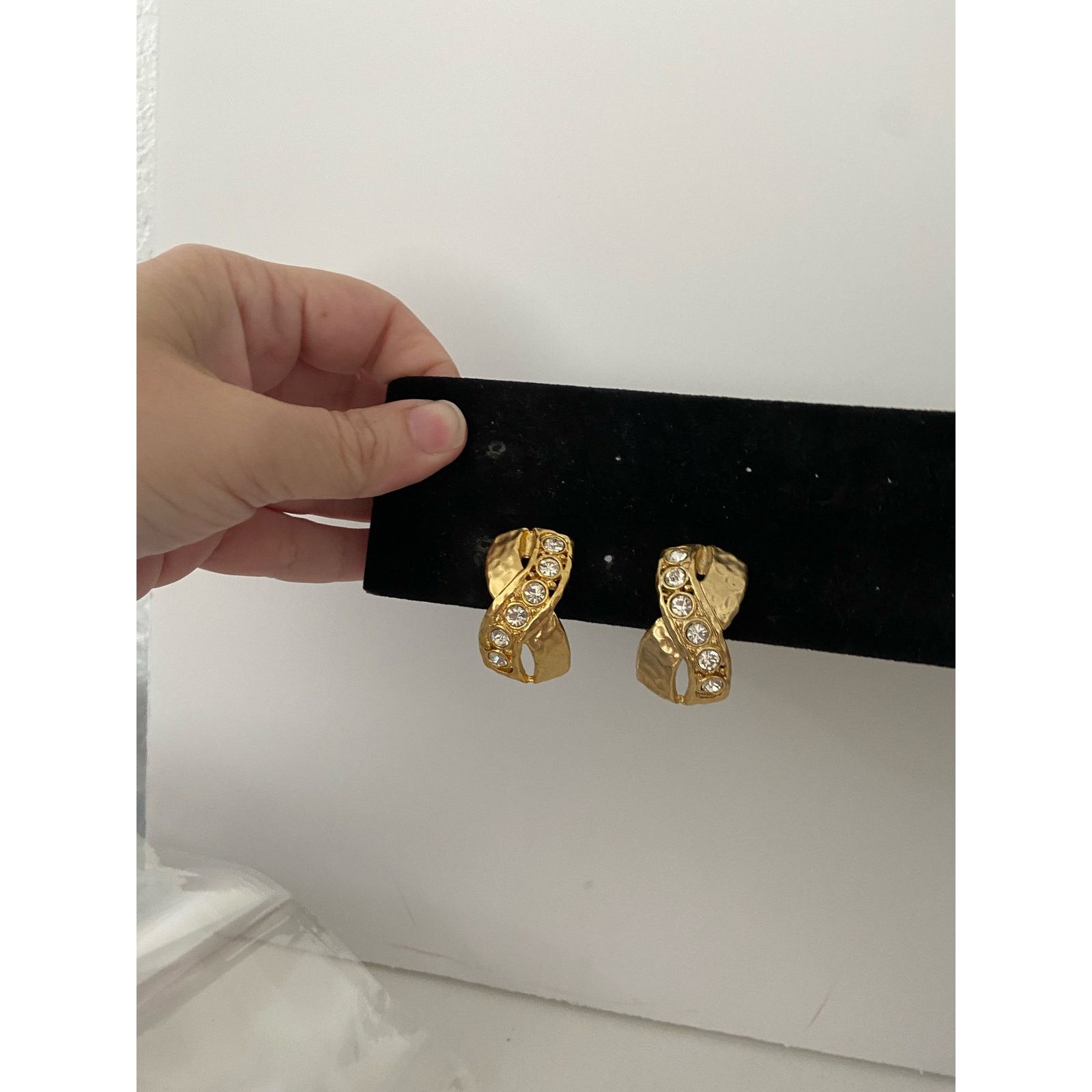 Other gold tone criss cross clip on earrings with rhinestone Size ONE SIZE - 1 Thumbnail