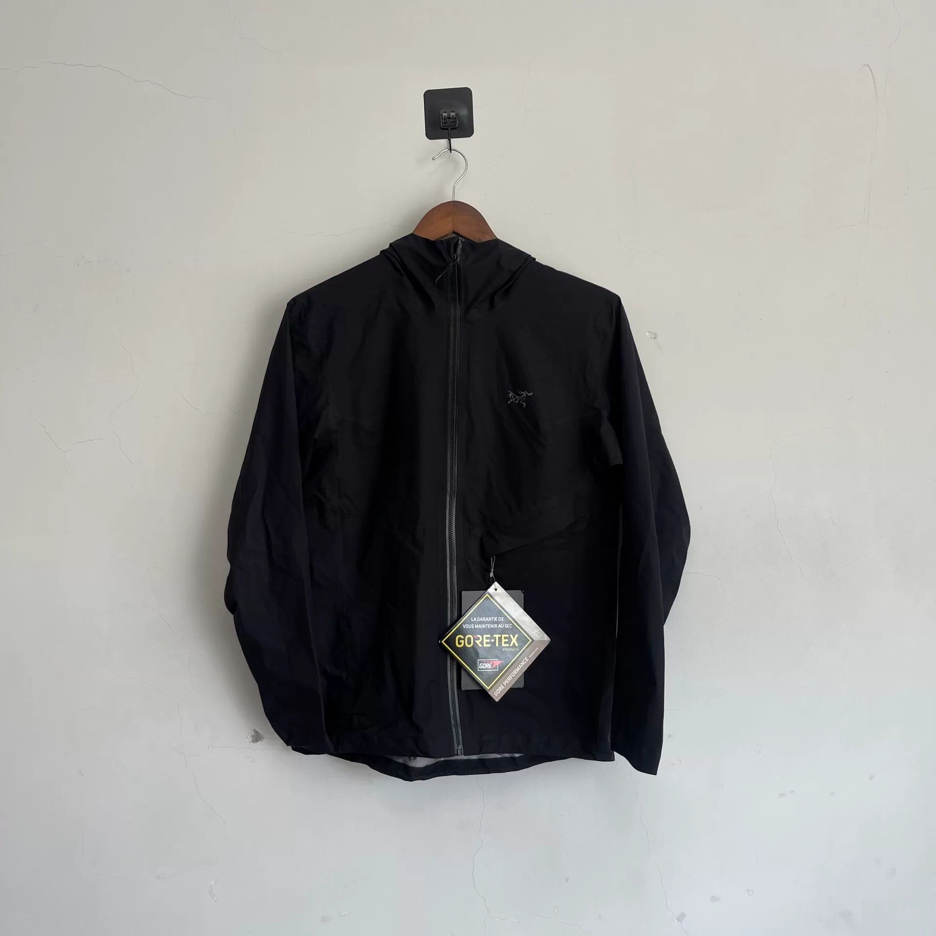 Arc'teryx Arcteryx Women's Black Hooded Jacket Size S / US 4 / IT 40 - 1 Thumbnail