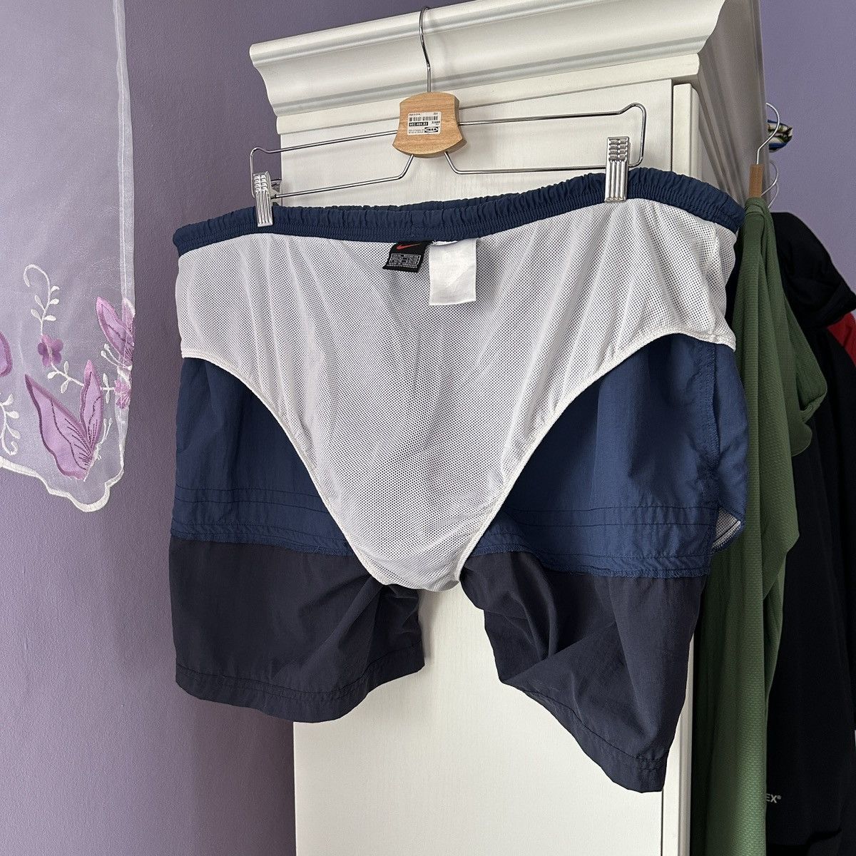 Nike Vintage 90s Nike Embroidered Swoosh Nylon Shorts Navy medium Size US 36 / EU 52 - 8 Thumbnail