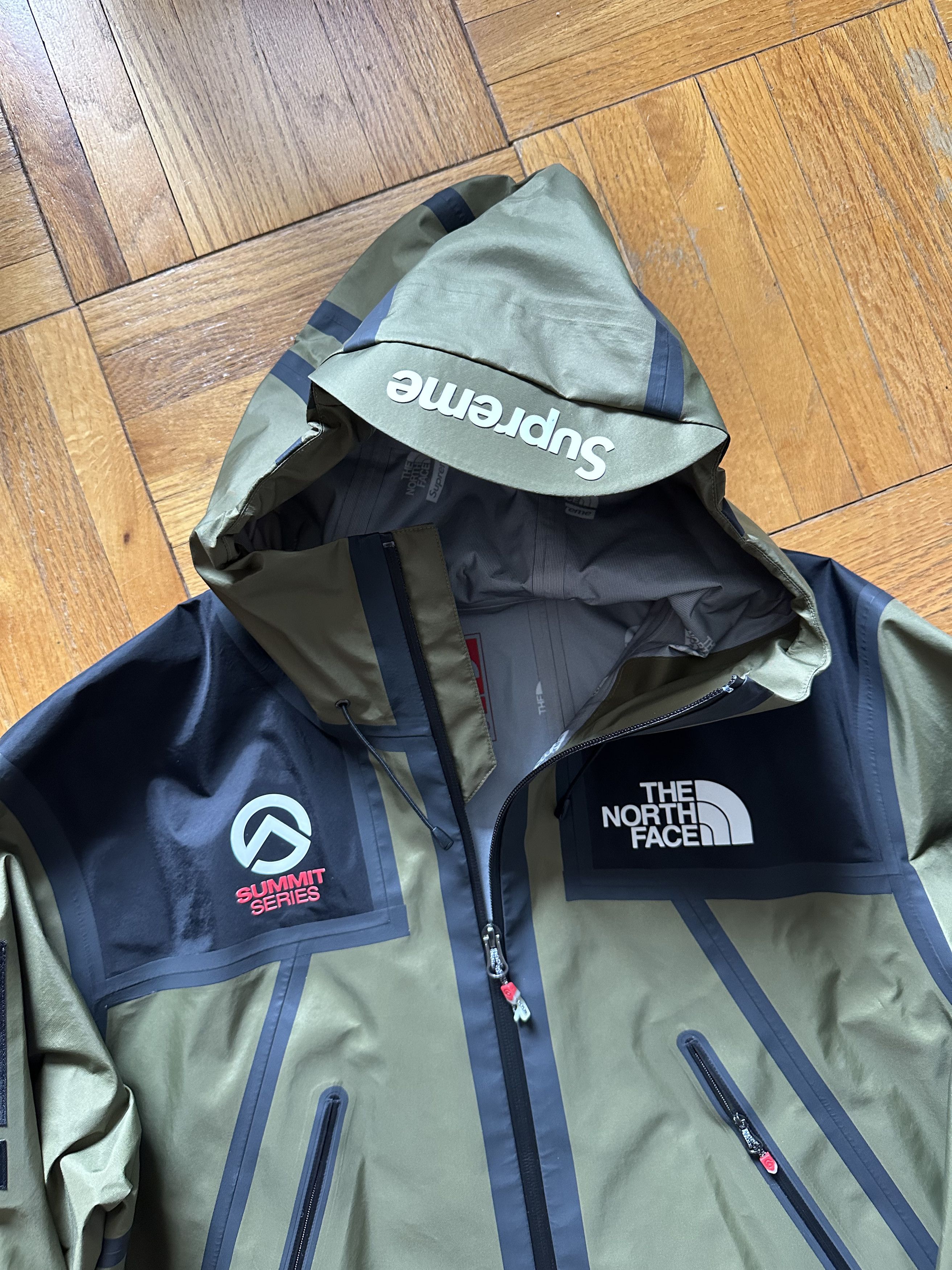 Supreme × The North Face Supreme The North Face Summit Series Jacket Size US L / EU 52-54 / 3 - 2 Thumbnail