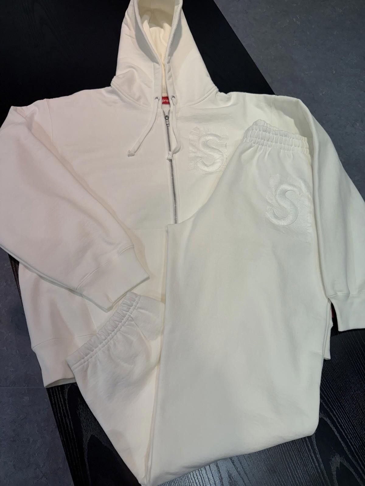 Supreme Supreme S Logo Sweatpants White (SS25) Brand New Size Large Size US 34 / EU 50 - 11 Thumbnail