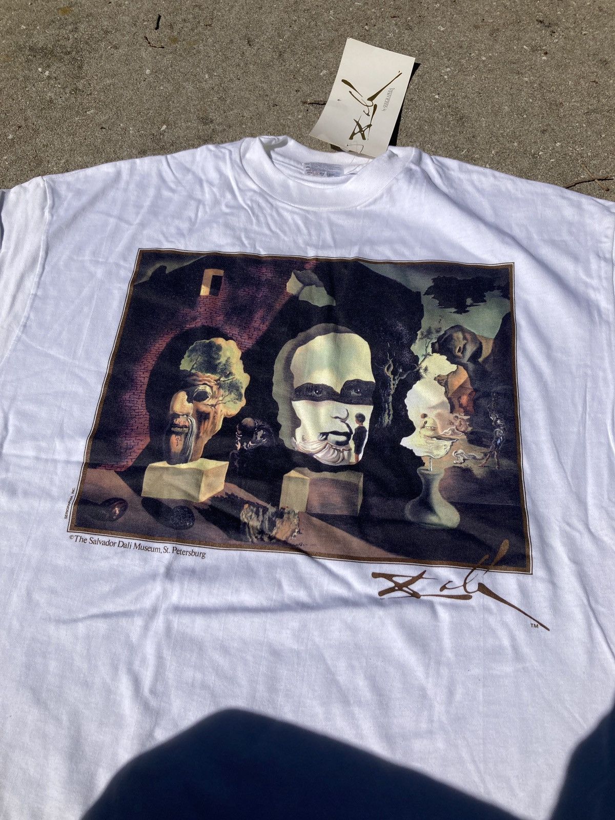 Vintage Vintage 90s Salvador Dali Art T-Shirt Deadstock brand new Size US XL / EU 56 / 4 - 1 Thumbnail