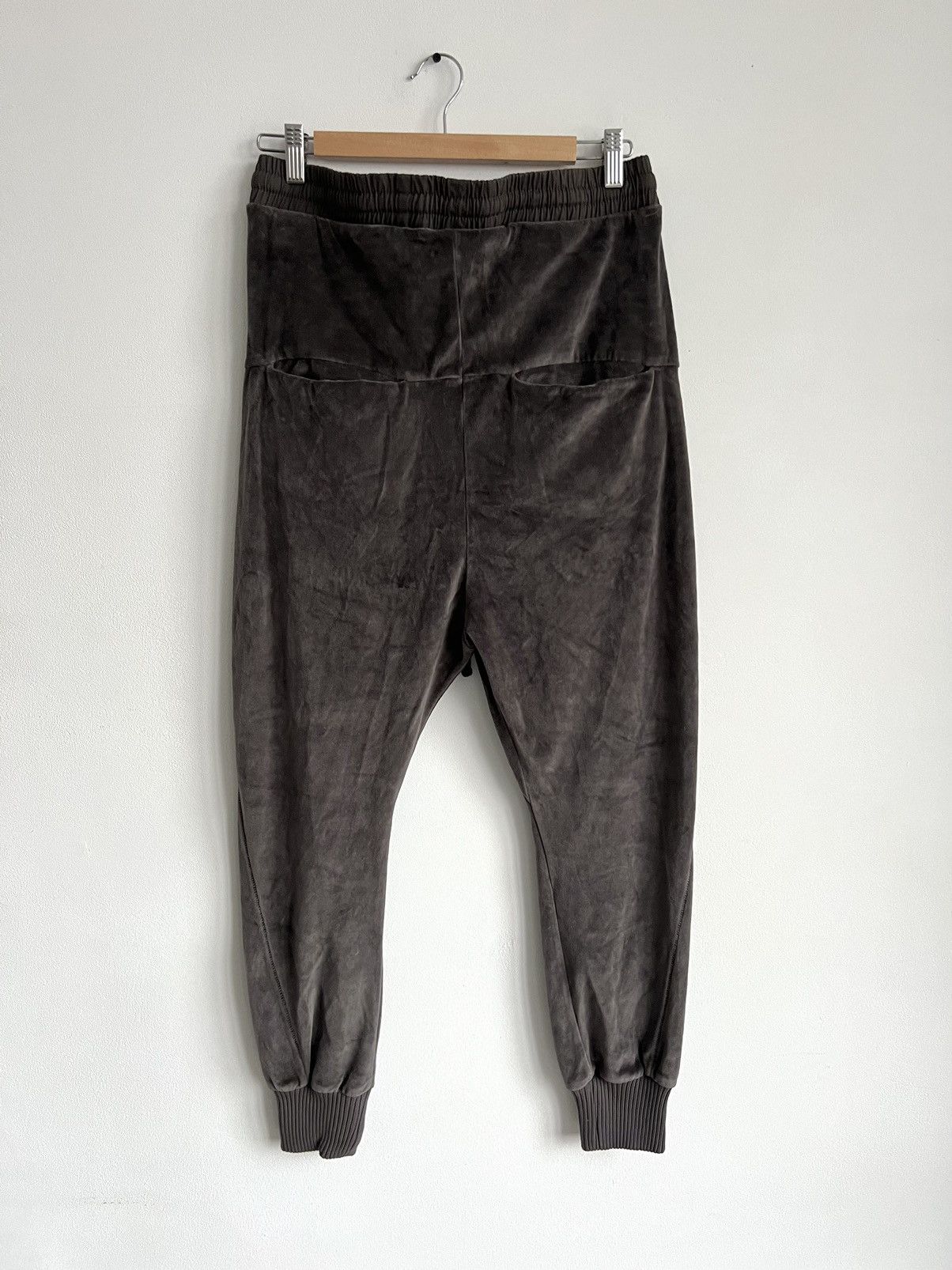 Thom Krom Thom Krom Velvet Drop Crotch Sweatpants in Taupe Size US 31 - 7 Thumbnail