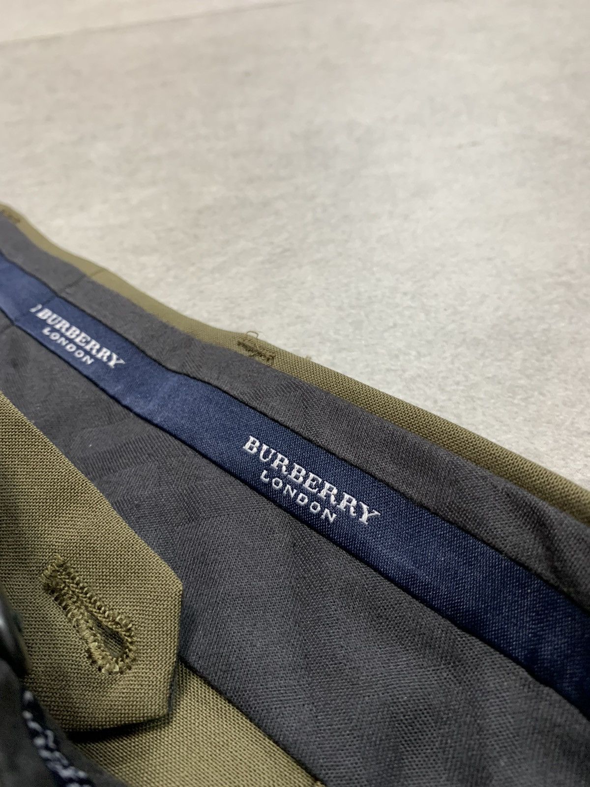 Burberry Y2k 00s Vintage Green khaki Burberry wool trousers slack Size US 35 - 4 Thumbnail