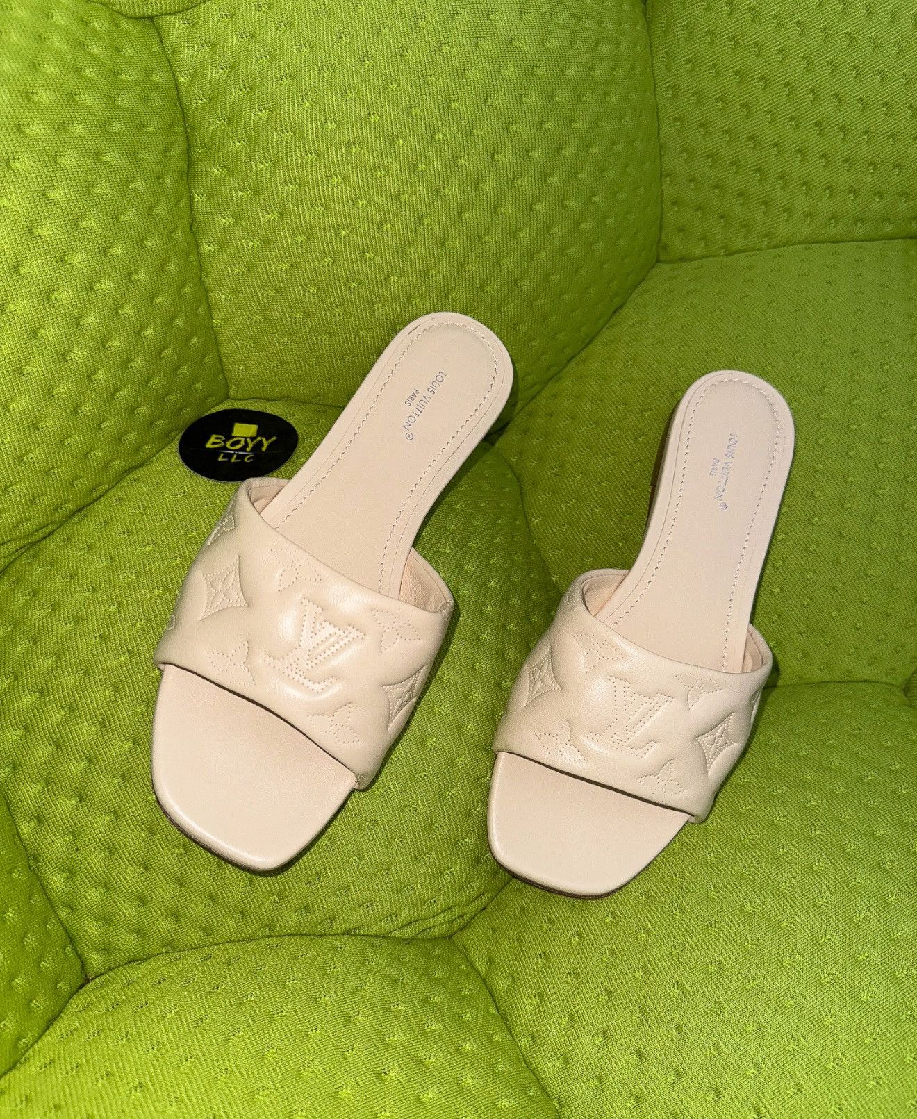 Louis Vuitton Louis Vuitton revival monogram sandals Size US 7 / IT 37 - 2 Thumbnail