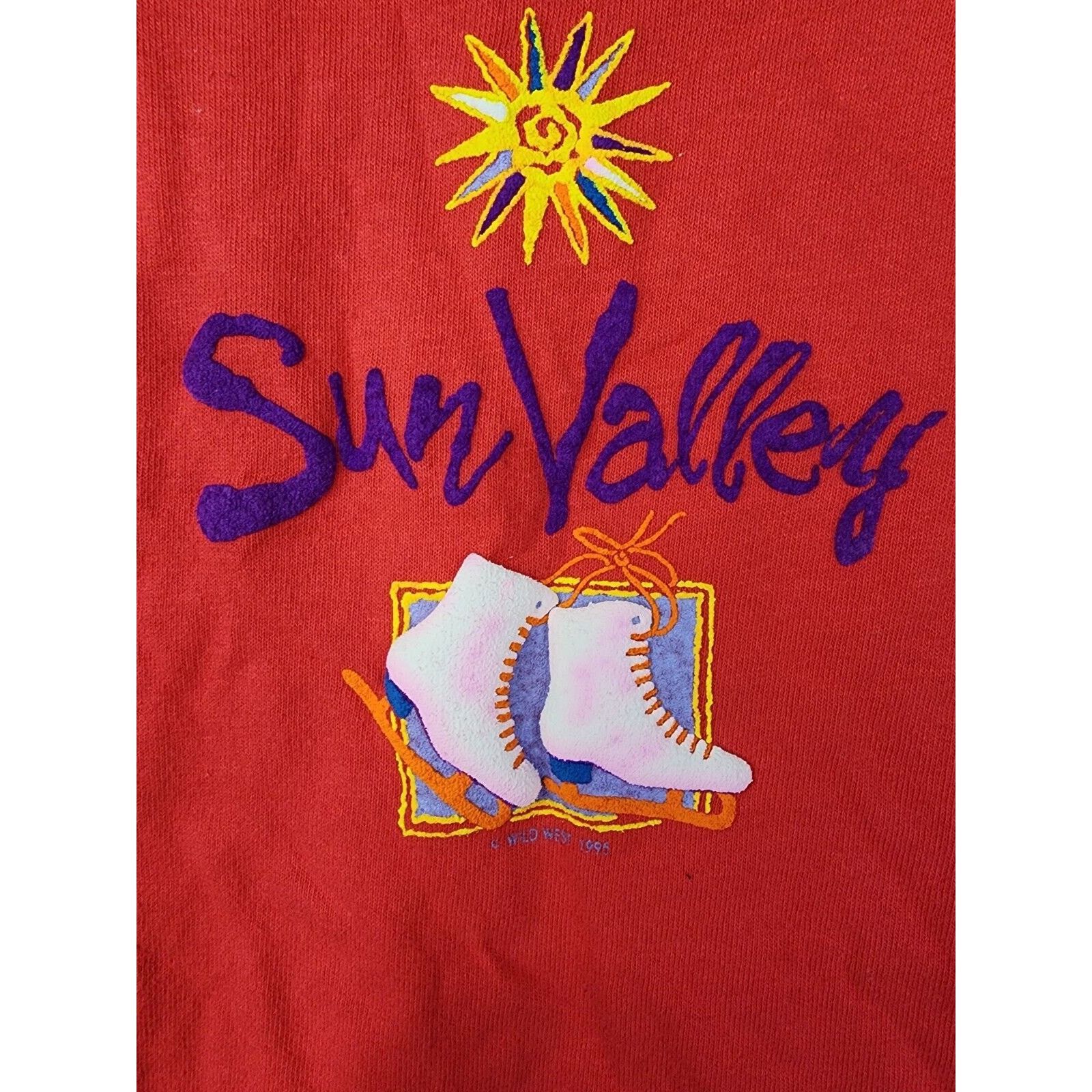 Vintage Vintage Sun Valley Shirt Ice Skate Graphic Red Tee VTG 90s L Size US L / EU 52-54 / 3 - 3 Thumbnail
