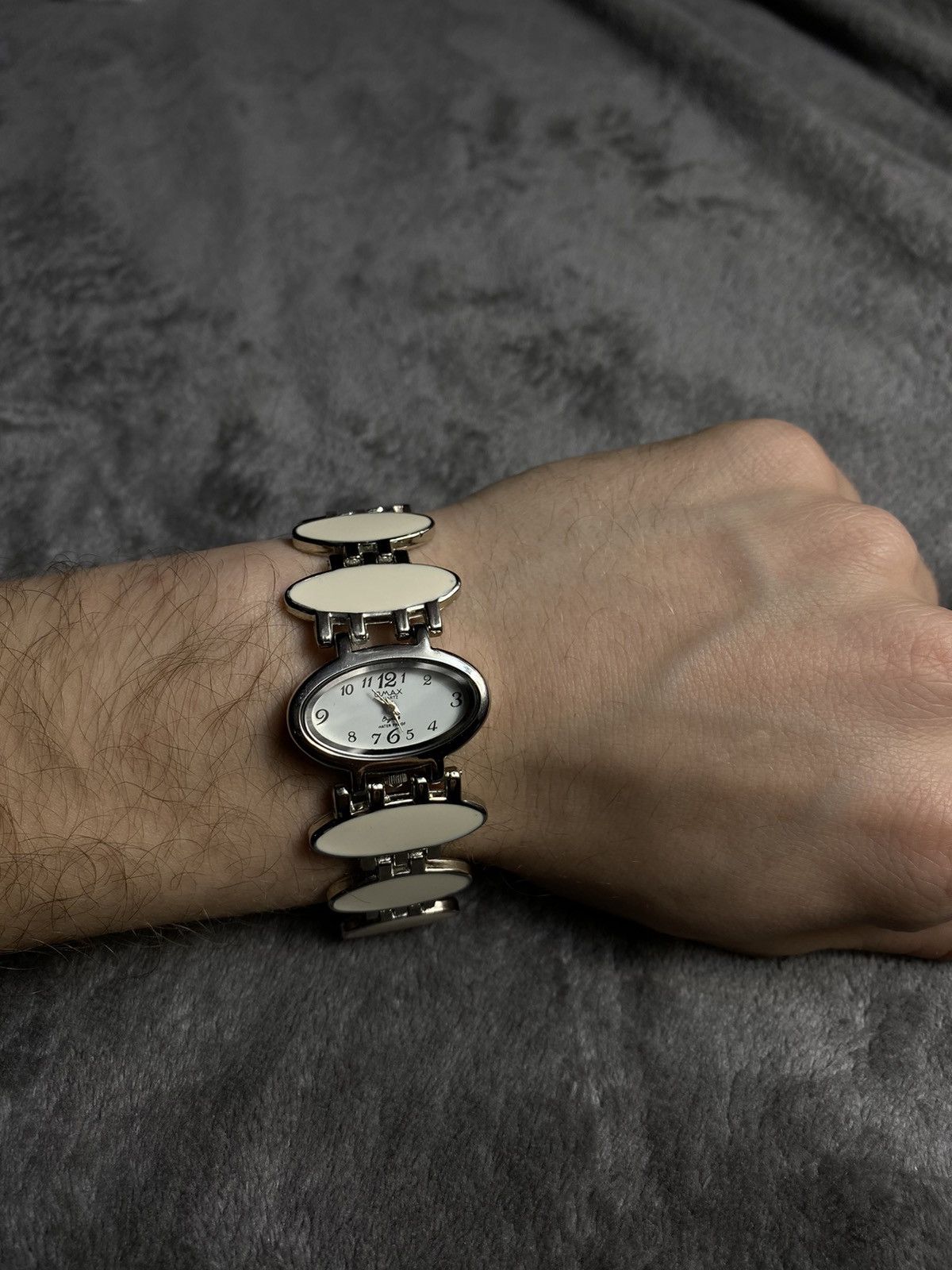 Vintage Futuristic Vintage OMAX Bracelet Watch in Japanese Style Size ONE SIZE - 1 Thumbnail