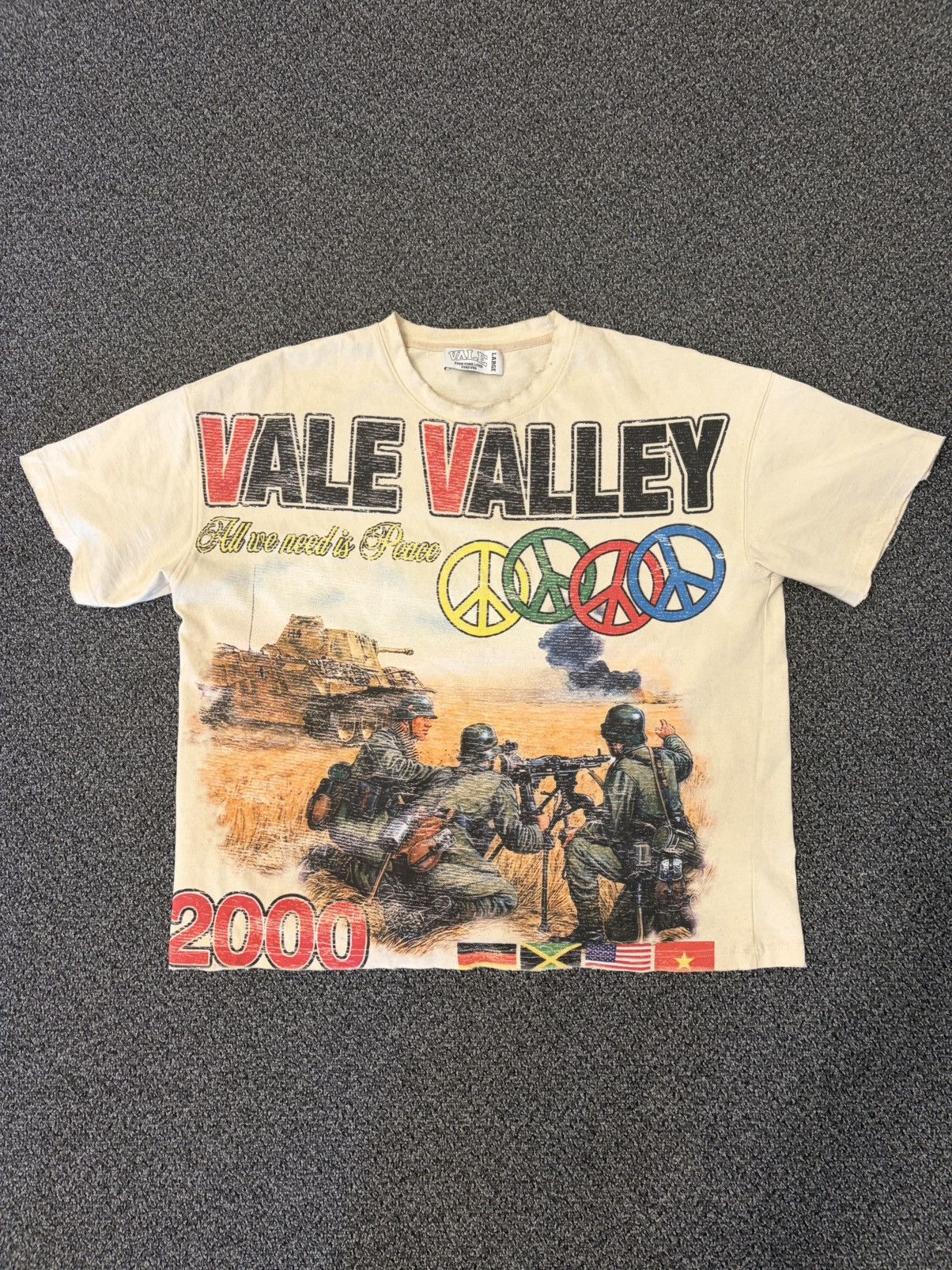 Vale Vale "All We Need Is Peace" Tee Size US L / EU 52-54 / 3 - 1 Thumbnail