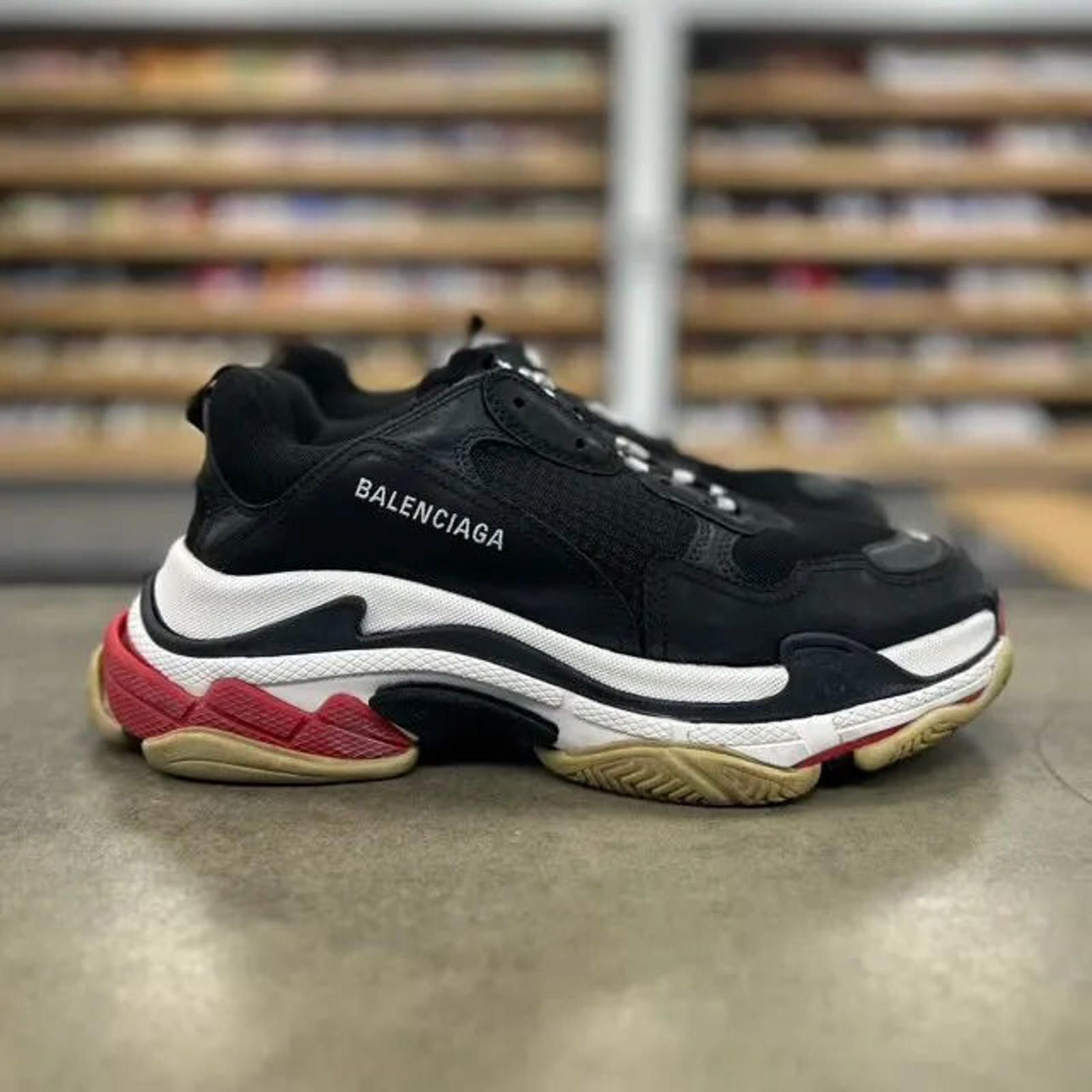 Balenciaga Balenciaga Triple S triple black 2018 EU43 non 