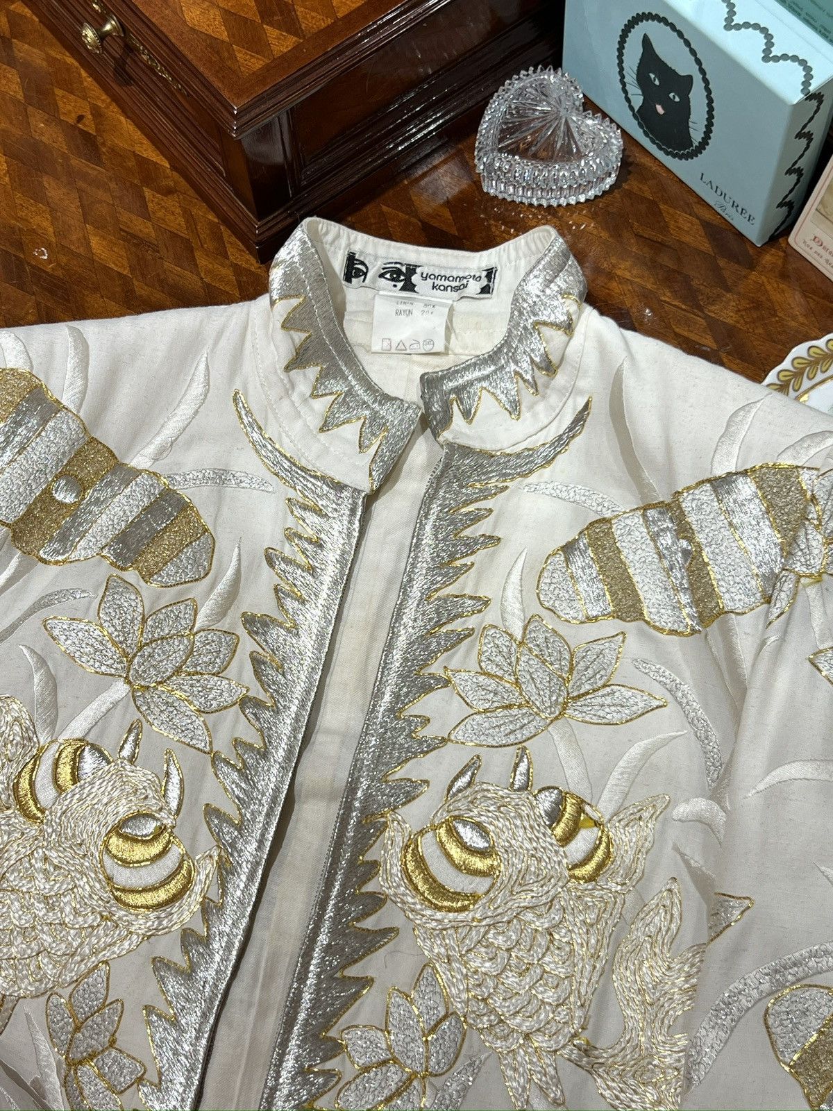 Kansai Yamamoto Kansai Yamamoto Cream Linen Jacket Gold & Silver Embroidery Size S / US 4 / IT 40 - 7 Thumbnail