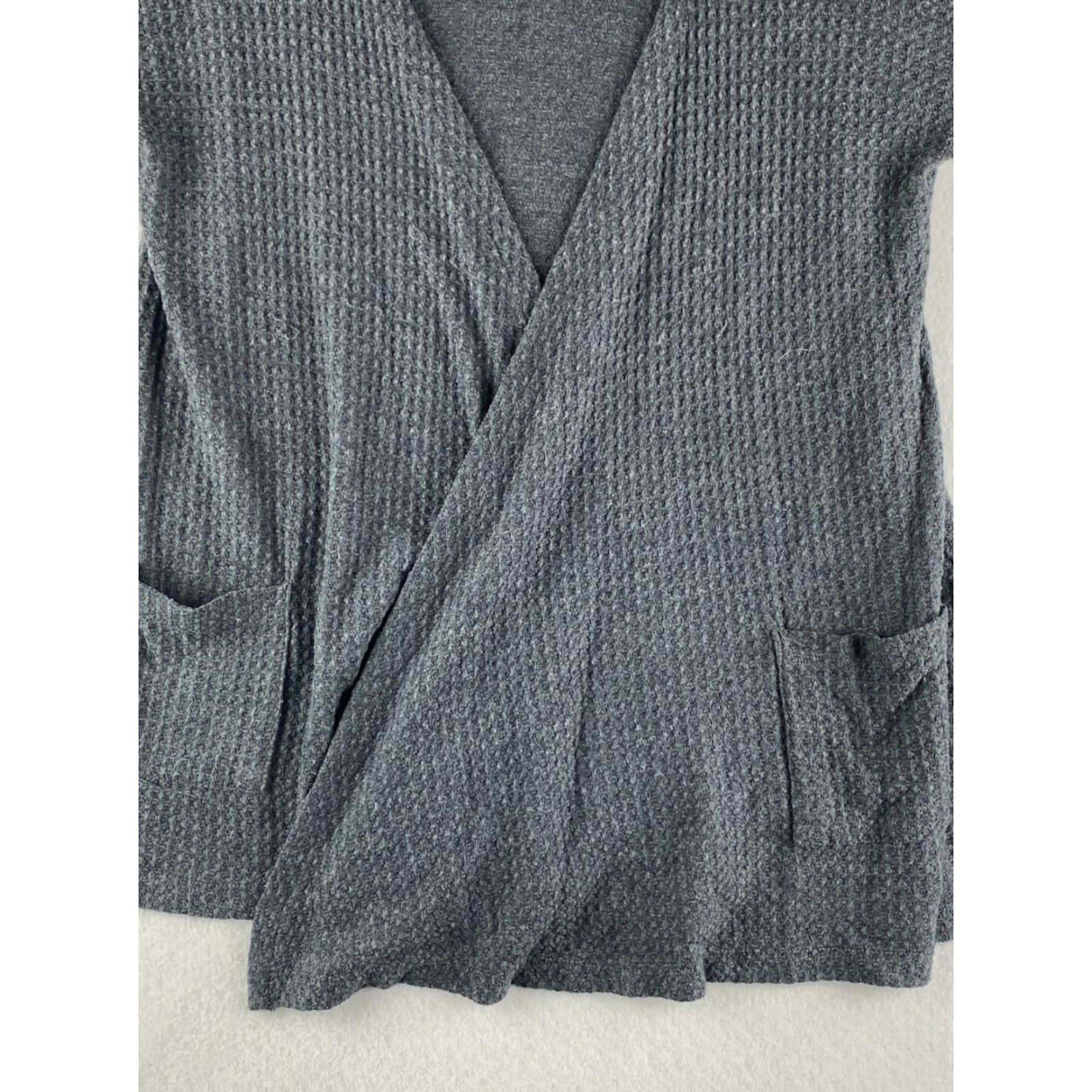 American Eagle Outfitters VINTAGE American Eagle Outfitters Cardigan Womens Small S Gray Waffle Knit Long Sleeve Open Front Pullover Sweater Casual Pockets Size S / US 4 / IT 40 - 3 Thumbnail