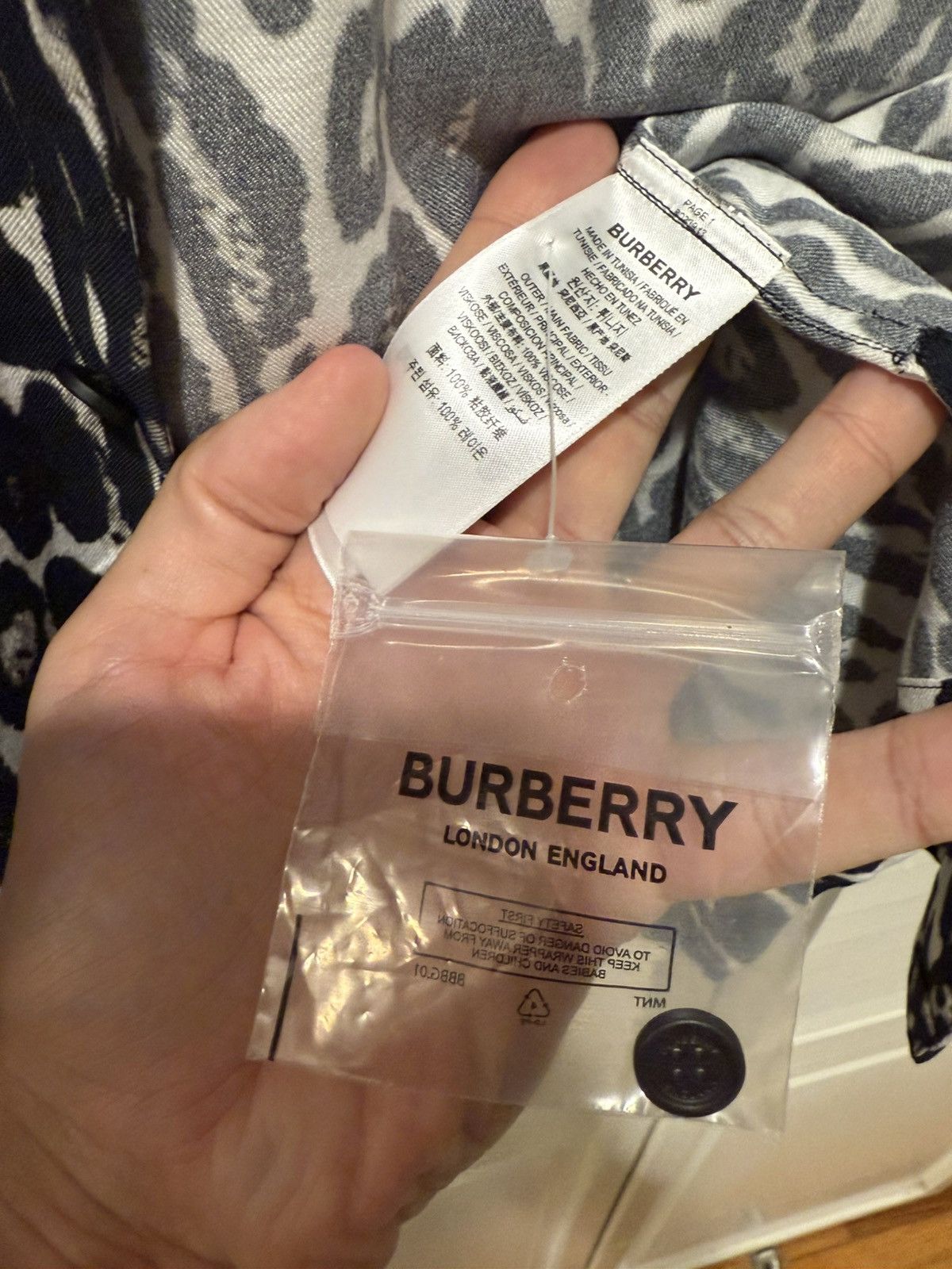 Burberry Brand new Size US L / EU 52-54 / 3 - 6 Thumbnail