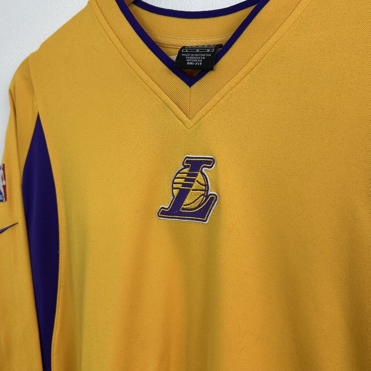 NBA × Nike × Vintage Vintage Nike NBA Lakers Warm Up Shooting Shirt Gold Purple Size US L / EU 52-54 / 3 - 1 Thumbnail