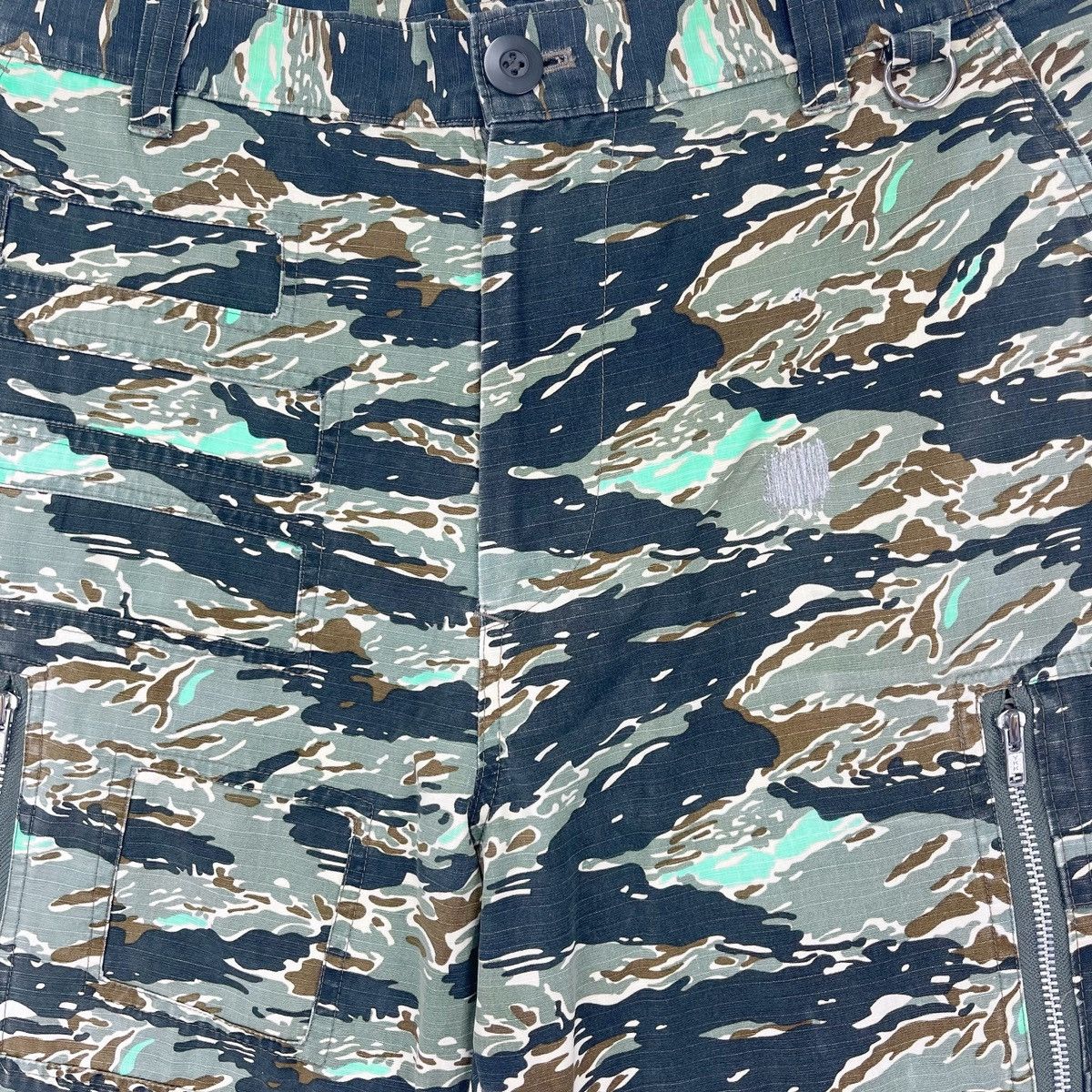 Undercover S/S01 Chaotic Discord Tiger Stripes Camo Cargo Size US 32 / EU 48 - 10 Thumbnail