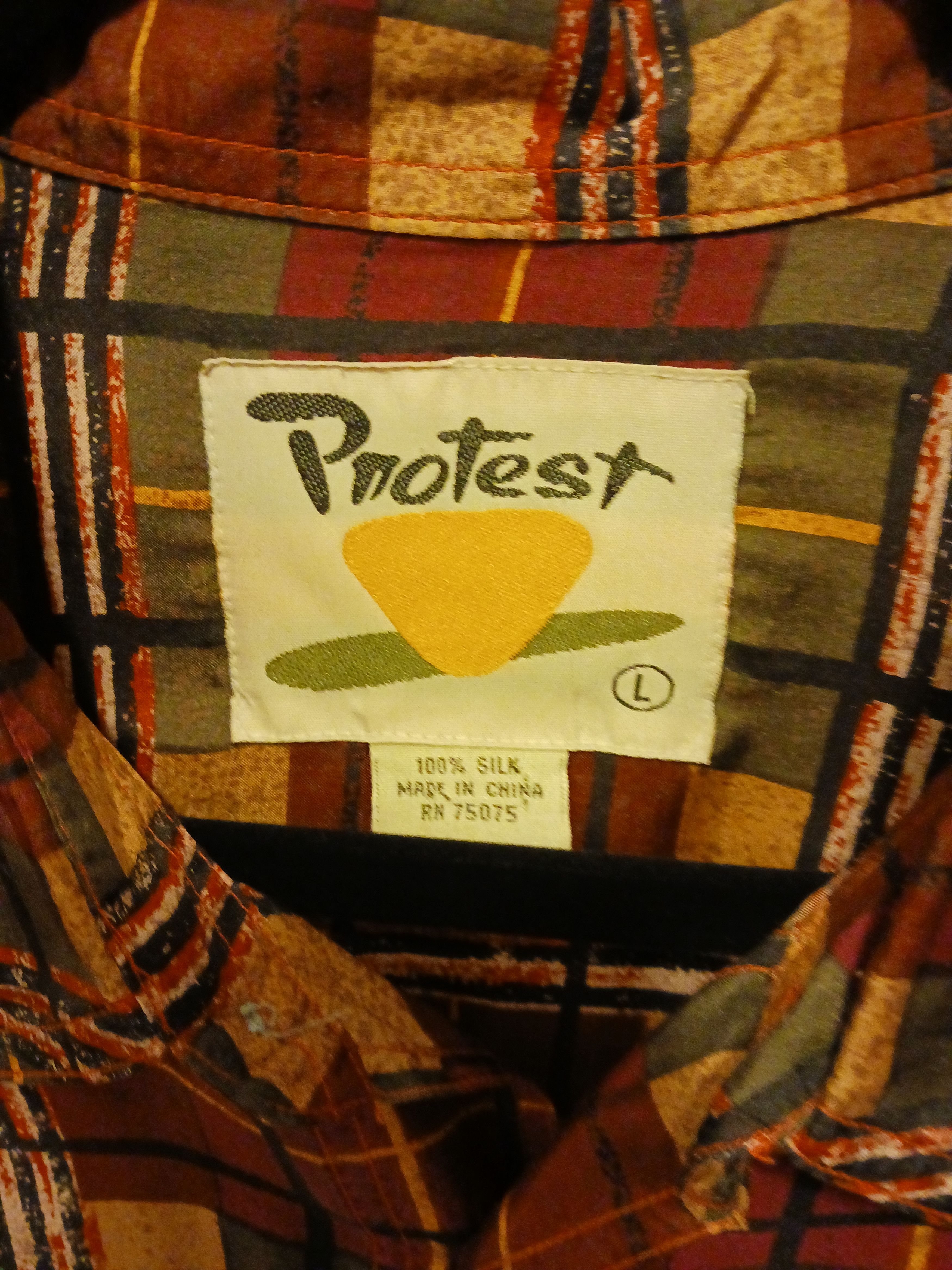 Vintage Vintage 90's Protest 100% Silk Men's Short Sleeve Shirt Size US L / EU 52-54 / 3 - 3 Thumbnail