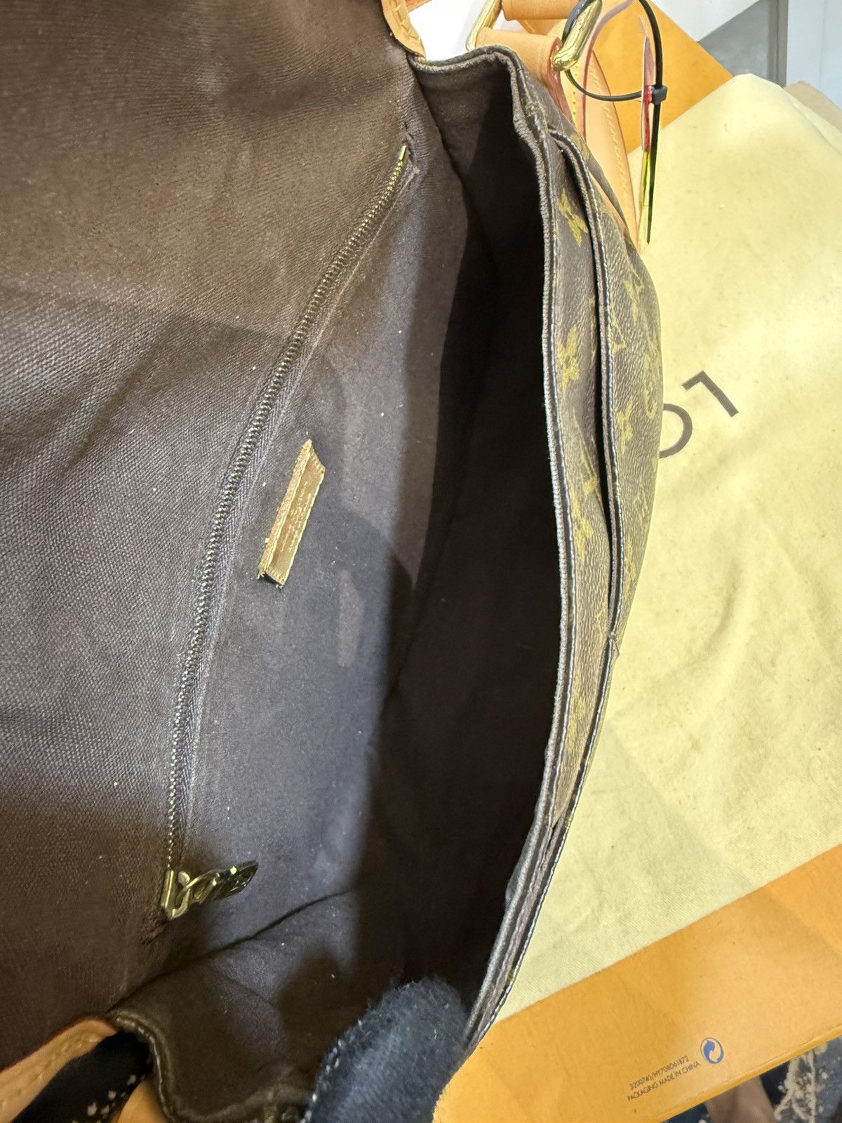 Louis Vuitton Louis vuitton monogram menilmontant pm ( 2117 ) Size ONE SIZE - 13 Thumbnail