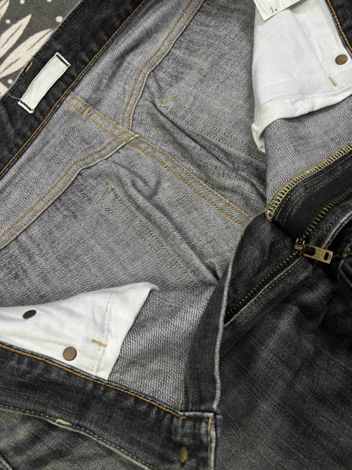 Undercover × Uniqlo Vintage Uniqlo UJ Faded Wash Loose Distressed Grunge Jeans Size US 36 / EU 52 - 19 Thumbnail