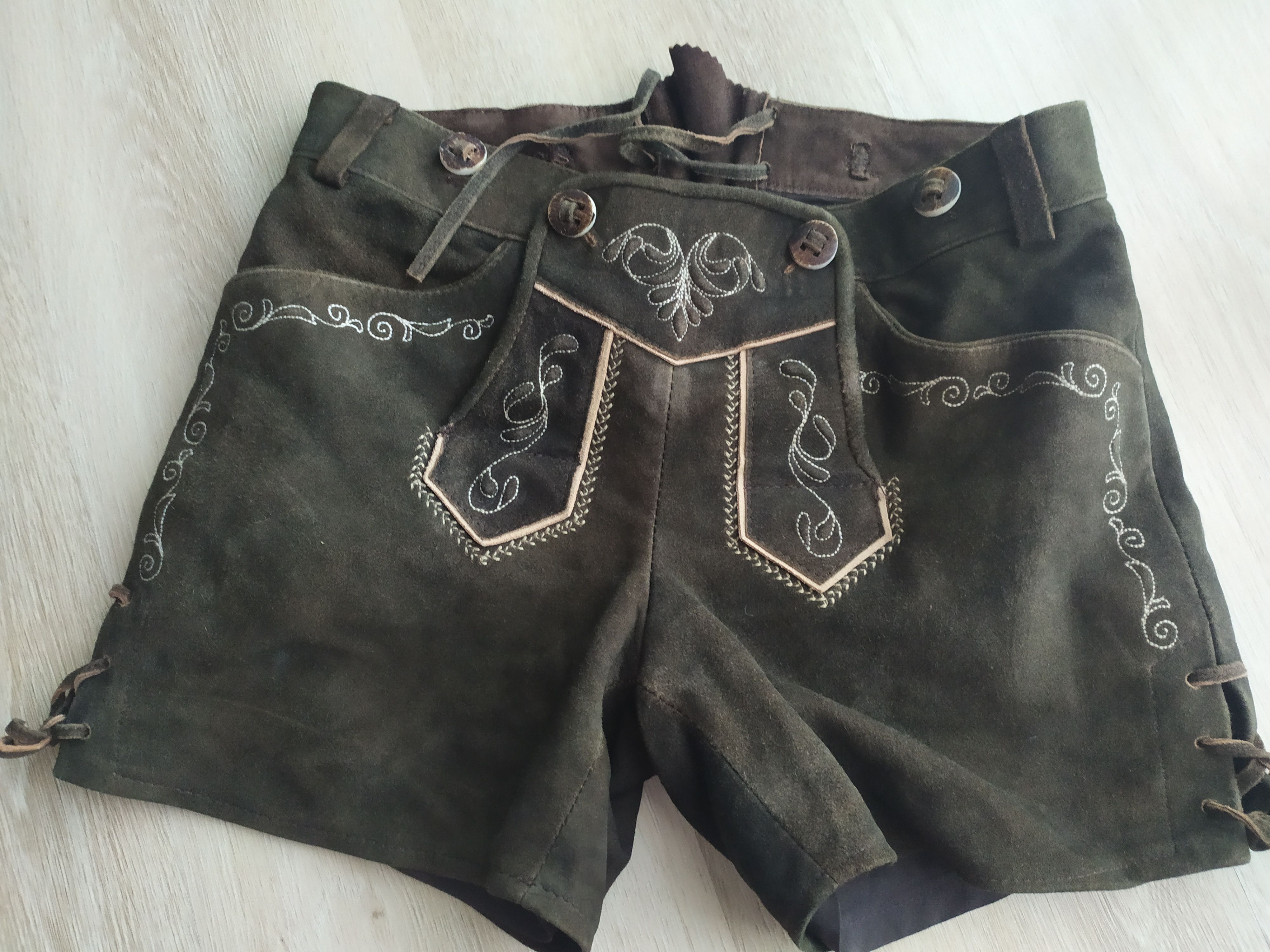 The Difference Women Lederhosen German Traditional Leather Shorts drindl Size 32" / US 10 / IT 46 - 1 Thumbnail