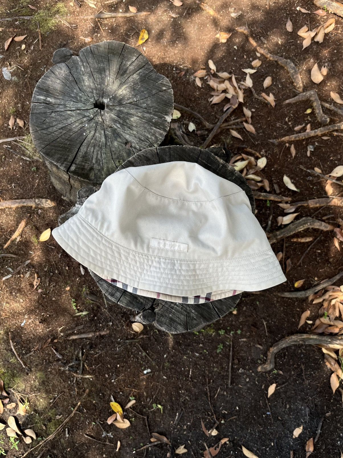 Burberry Burberry Reversible Bucket Hats Size ONE SIZE - 2 Thumbnail