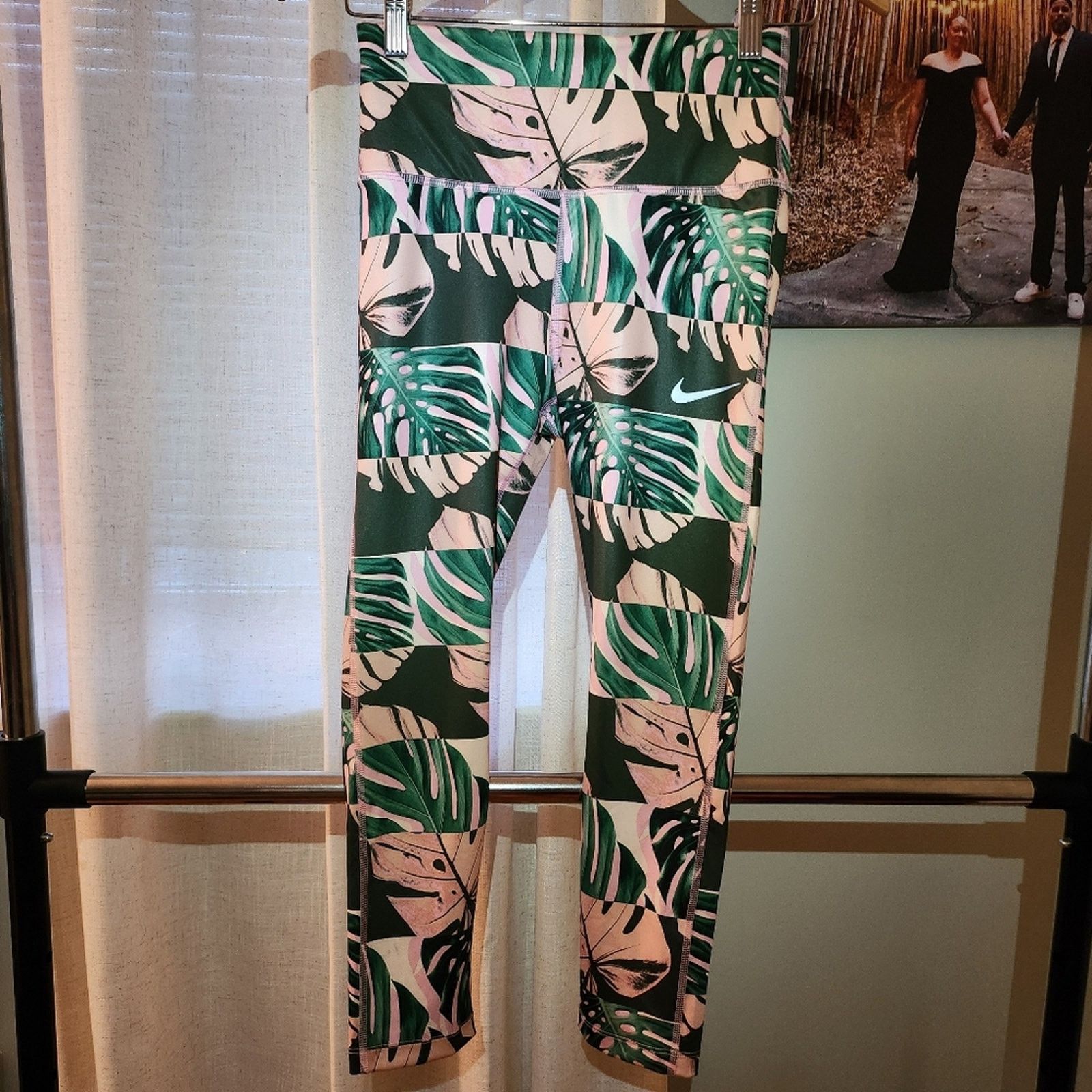 Nike Nike Dri fit Capri Tropical leggings Size 32" / US 10 / IT 46 - 5 Thumbnail