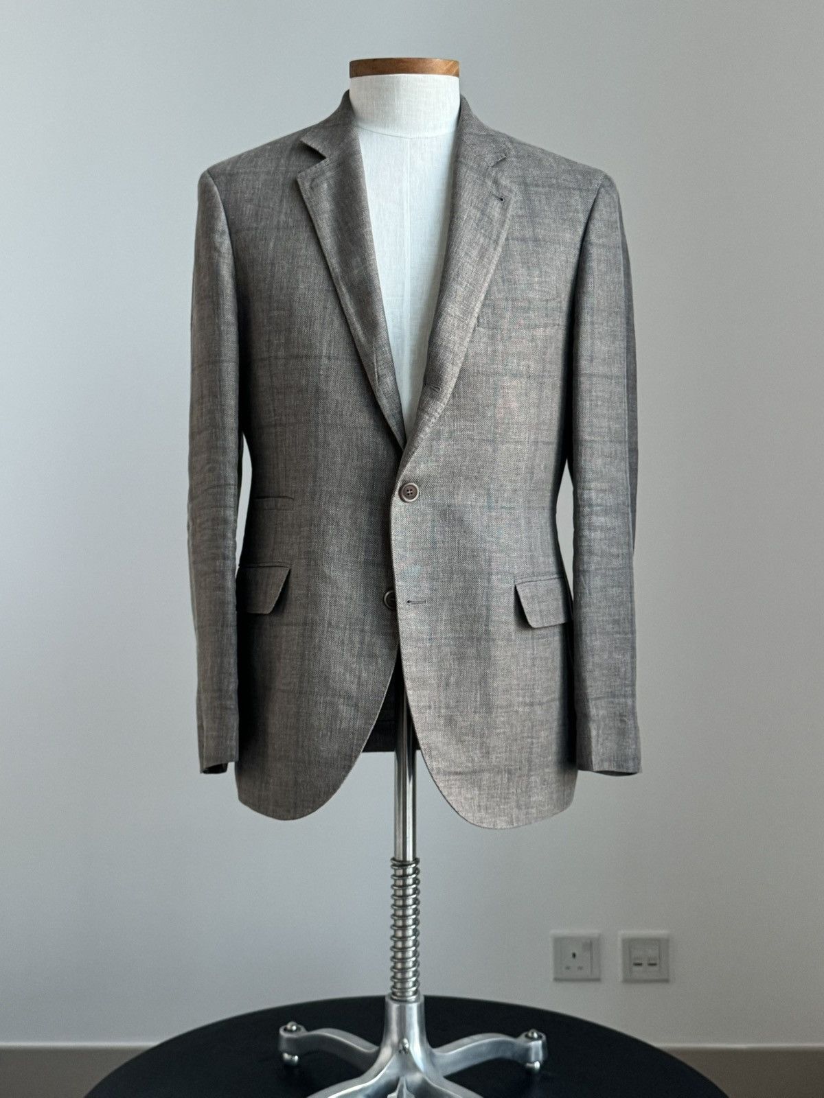 Brunello Cucinelli DEAL! Brunello Cucinelli Taupe / Textured Blazer Size 42R - 1 Thumbnail