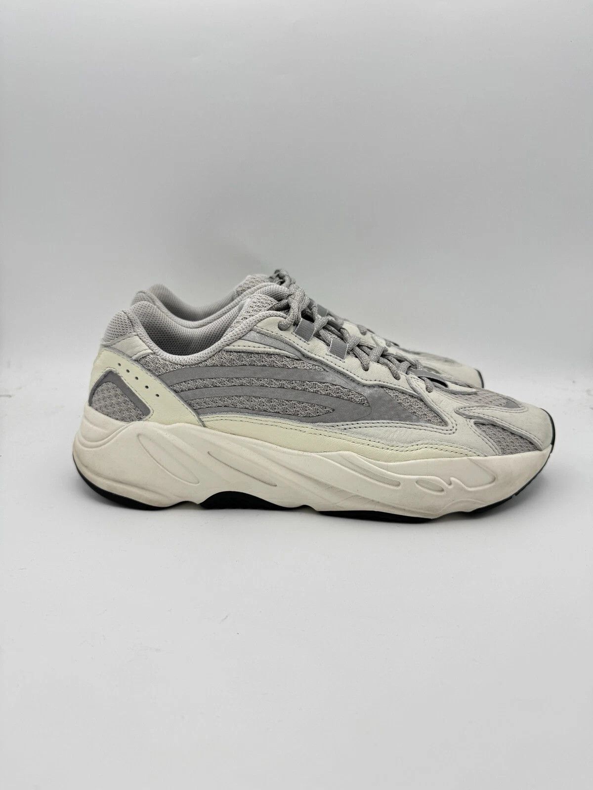Adidas adidas Yeezy 700 V2 Static Gray Size US 10 / EU 43 - 2 Thumbnail