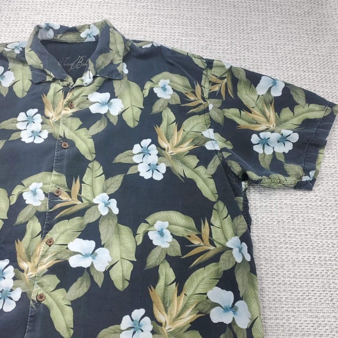 Tommy Bahama VINTAGE Tommy Bahama Hawaiian Shirt Mens 2XL Floral Tropical Button-Up 100% Silk Silk Shirt Men’s Short Sleeve Casual Beach Size US XXL / EU 58 / 5 - 2 Thumbnail