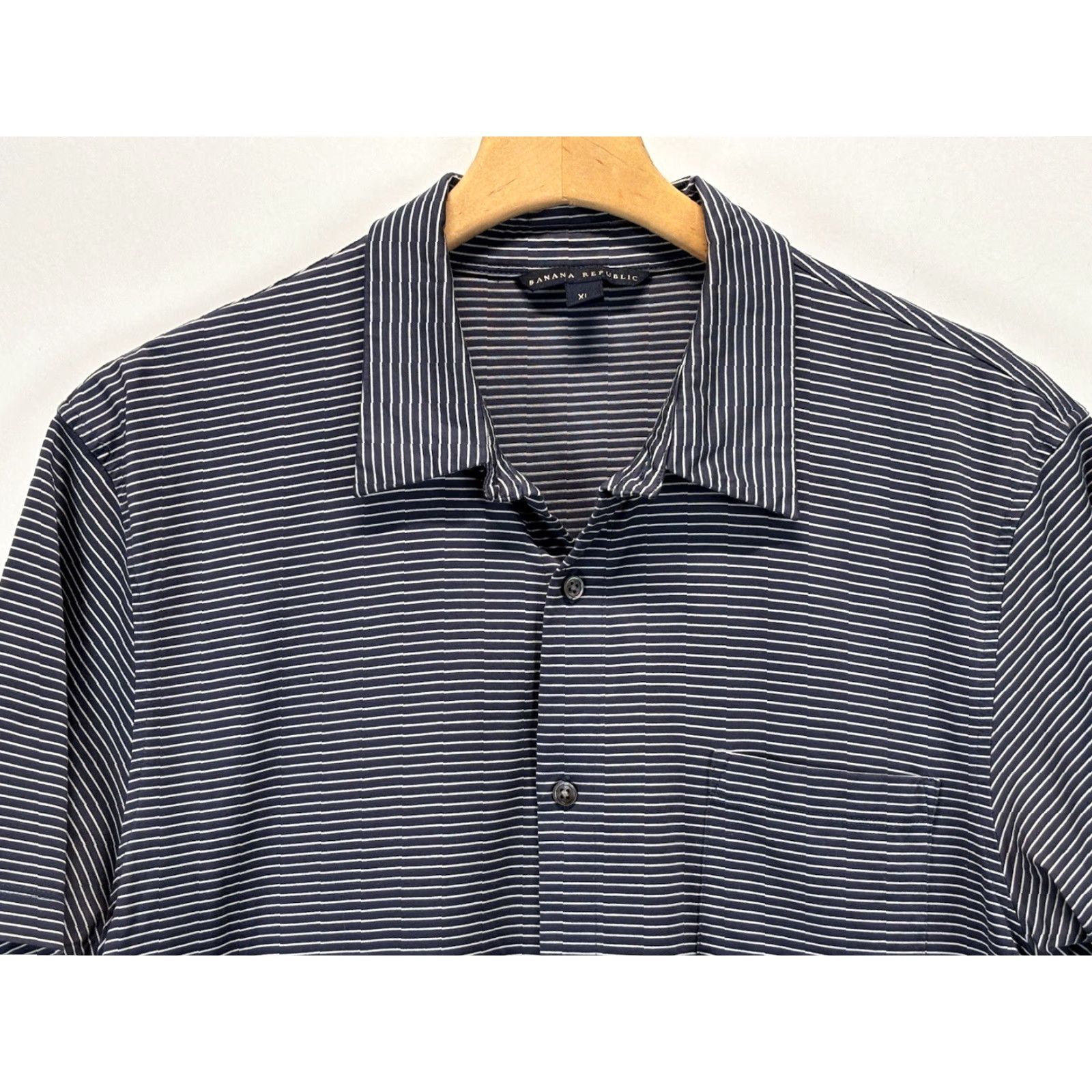 Banana Republic Banana Republic Striped Button Up Shirt Sz X-Large Navy White Boxy Short Sleeve Size US XL / EU 56 / 4 - 2 Thumbnail