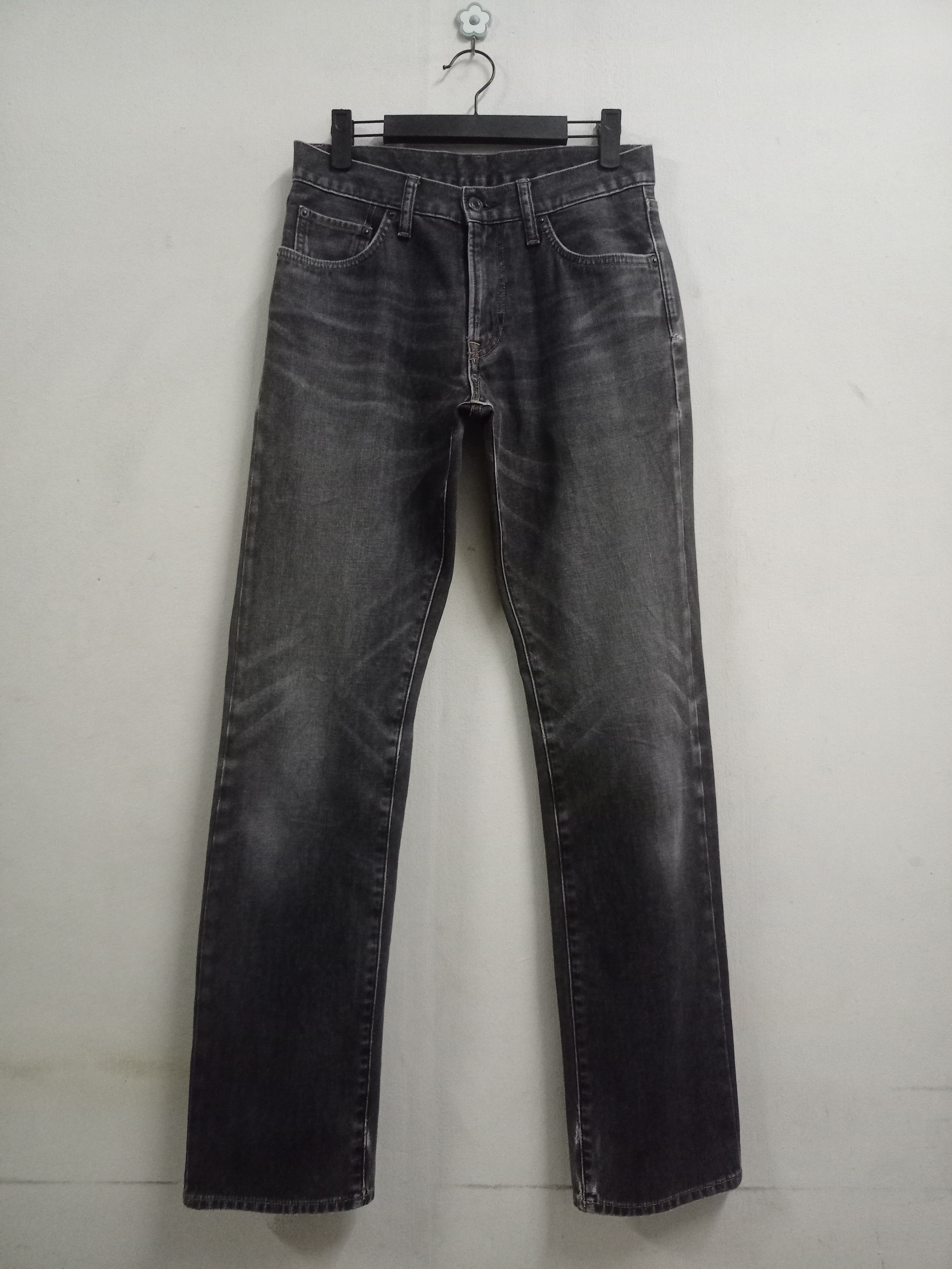 image of Distressed Denim x Uniqlo Vintage Japanese Uniqlo Faded Black Distressed Loose Jeans (Size 28)