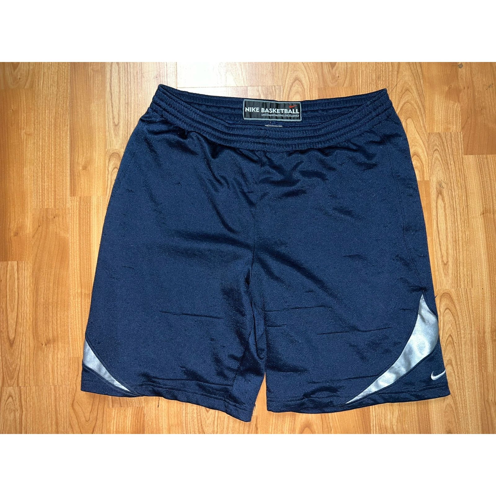 Nike Nike Basketball Shorts Blue Silver Active Wear Bottoms Large Size US 34 / EU 50 - 1 Thumbnail